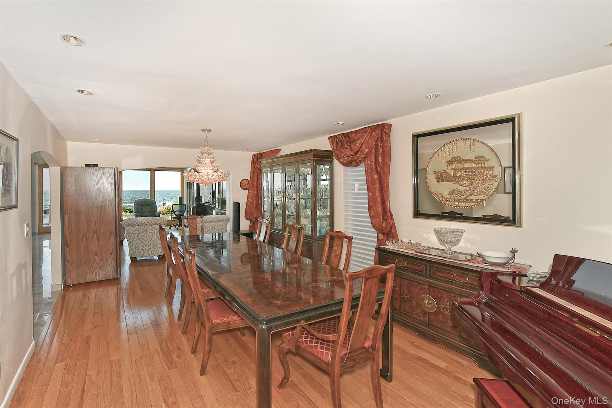 #13 photo, 83 Fairwater Avenue, ナッソー郡 Massapequa , NY 11758