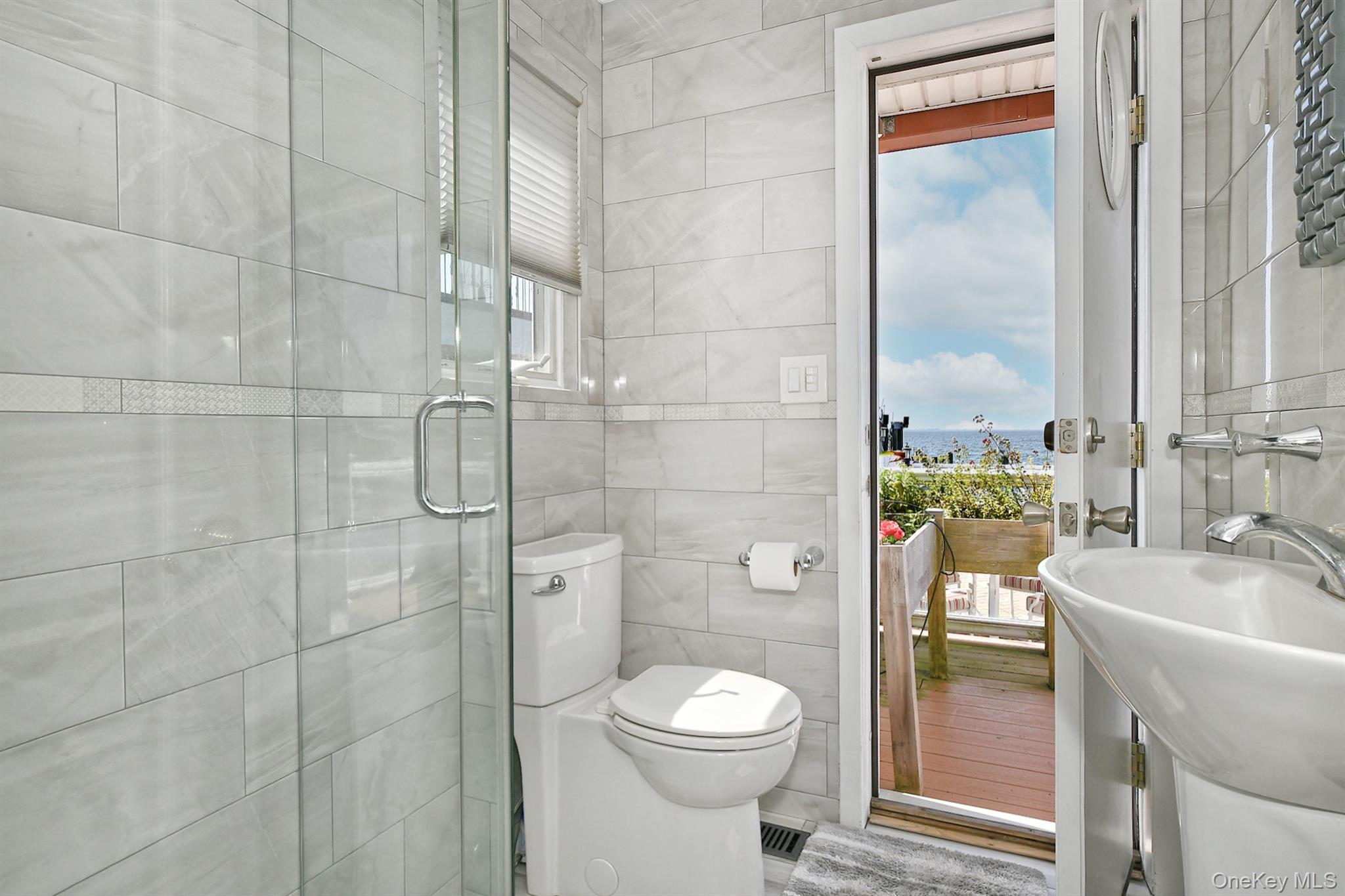 #19 photo, 83 Fairwater Avenue, ナッソー郡 Massapequa , NY 11758