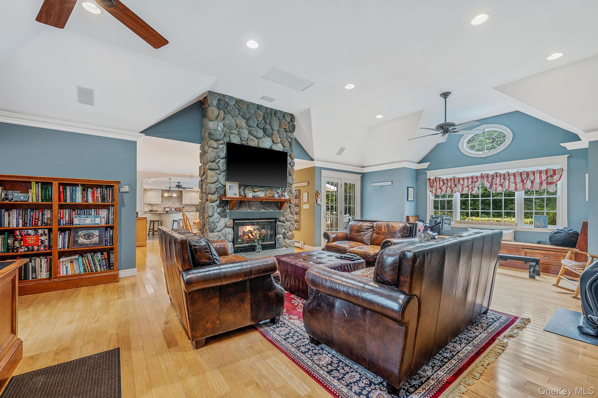 #10 photo, 10 Spyglass Lane, East Setauket , NY 11733