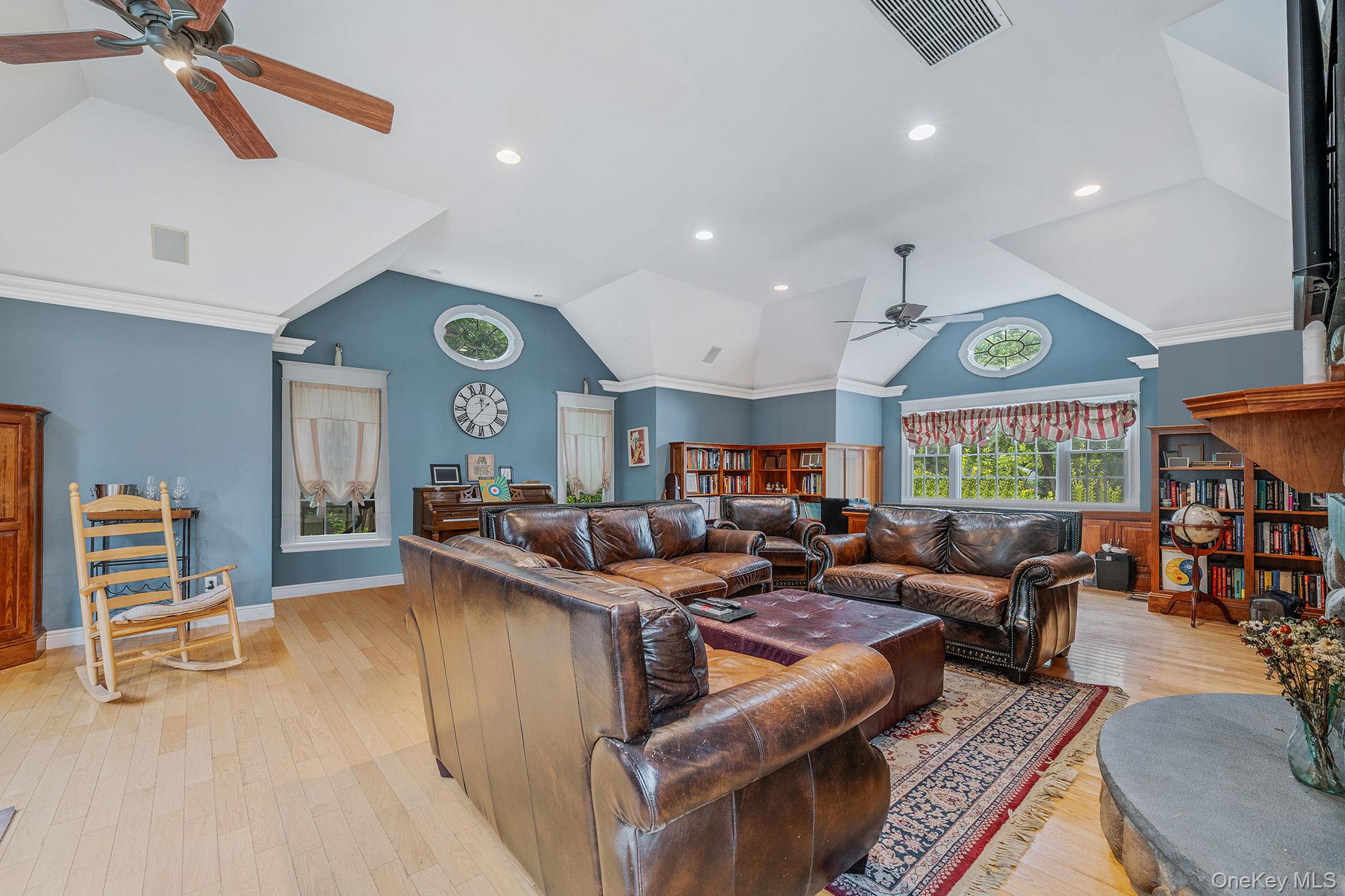 #11 photo, 10 Spyglass Lane, East Setauket , NY 11733