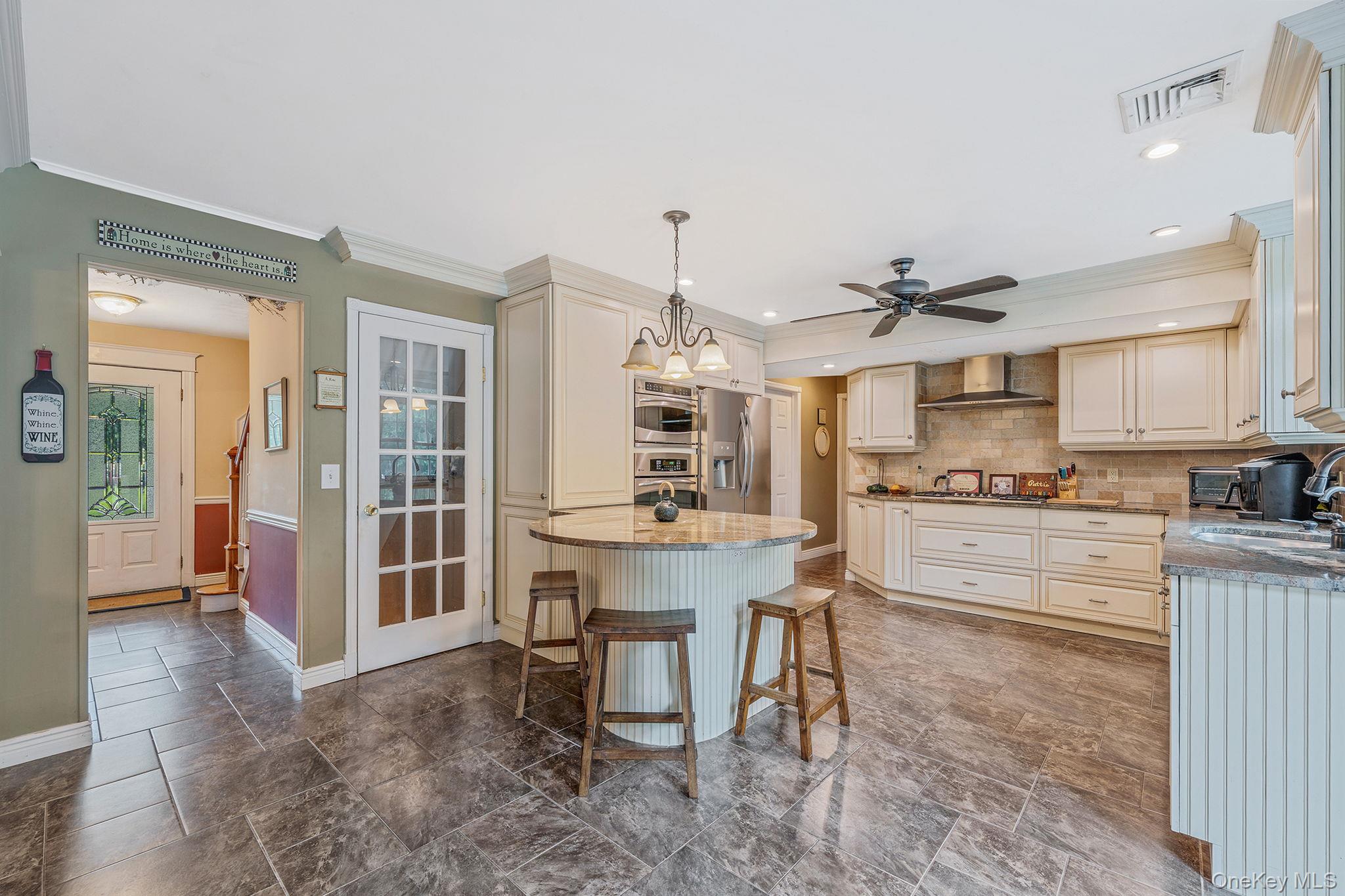 #13 photo, 10 Spyglass Lane, East Setauket , NY 11733