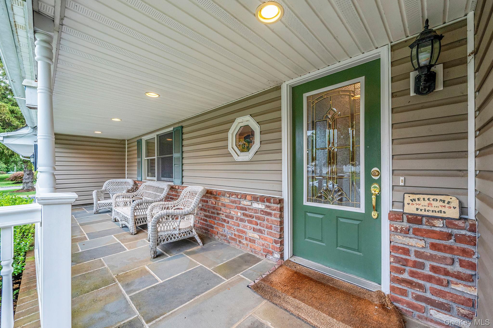 #4 photo, 10 Spyglass Lane, East Setauket , NY 11733