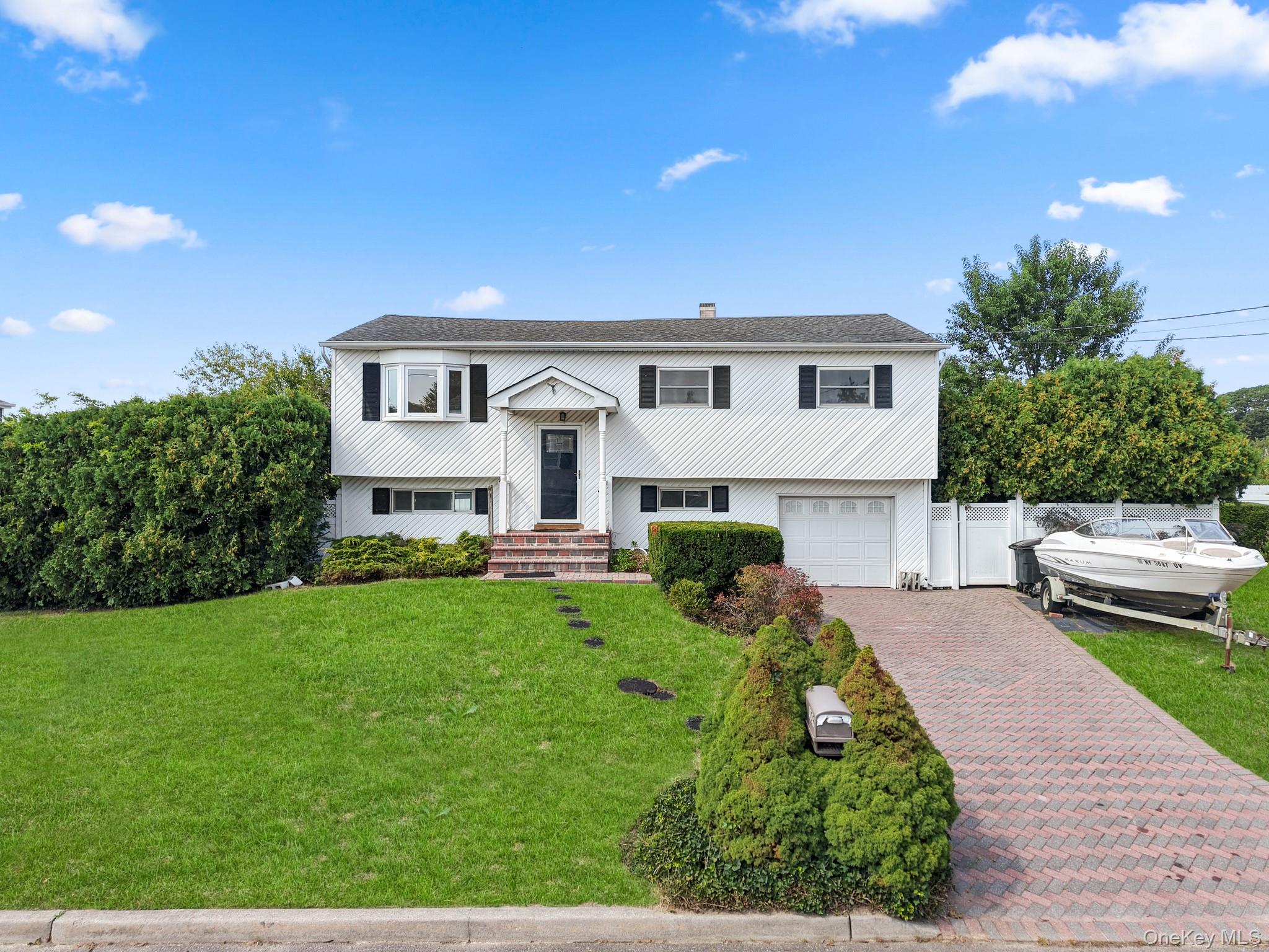 #1 photo, 109 Remington Avenue, サフォーク郡 Selden , NY 11784