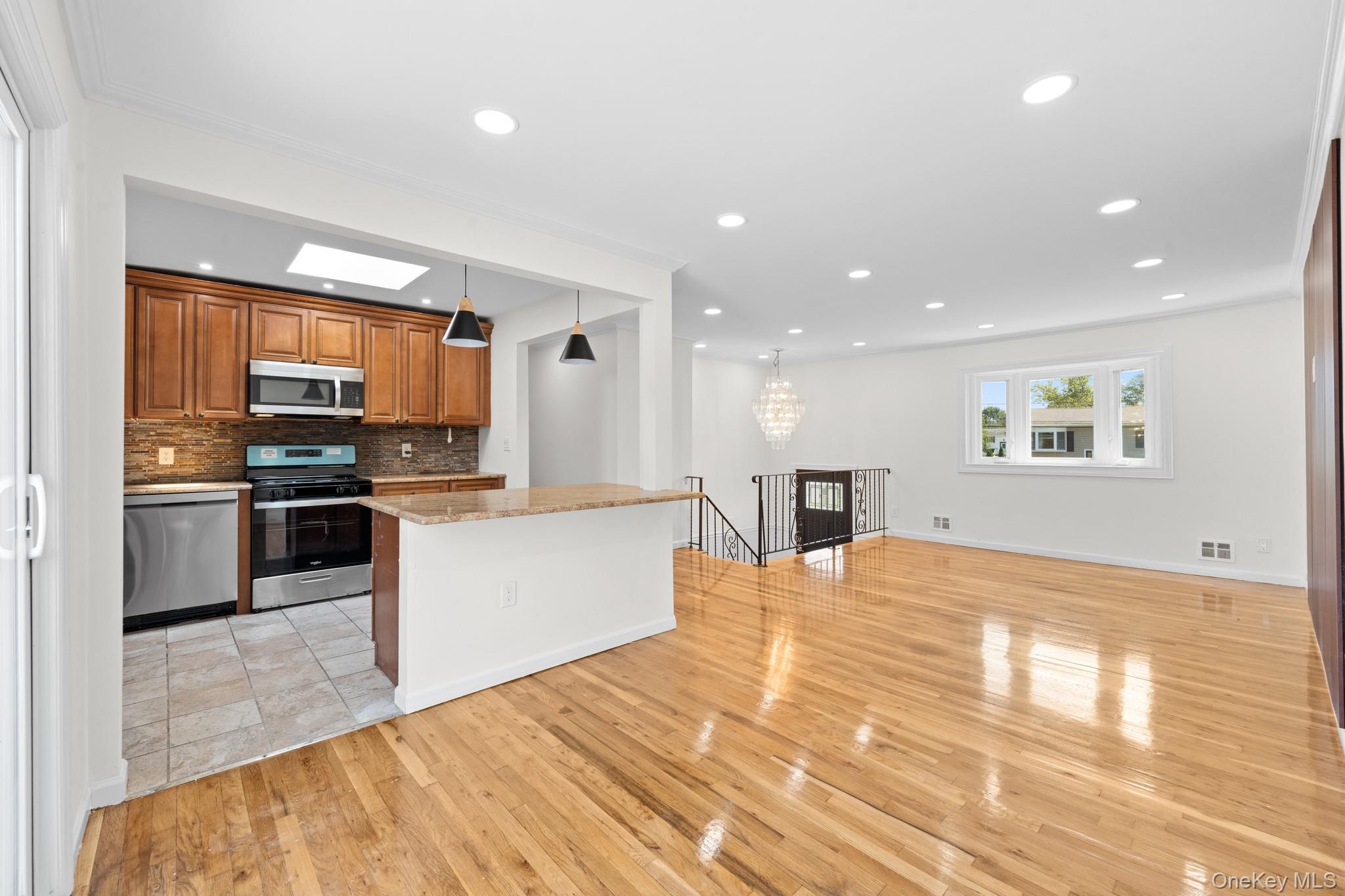 #10 photo, 109 Remington Avenue, サフォーク郡 Selden , NY 11784