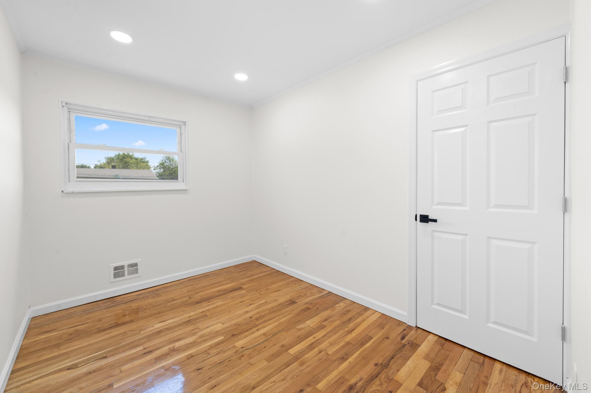 #16 photo, 109 Remington Avenue, サフォーク郡 Selden , NY 11784