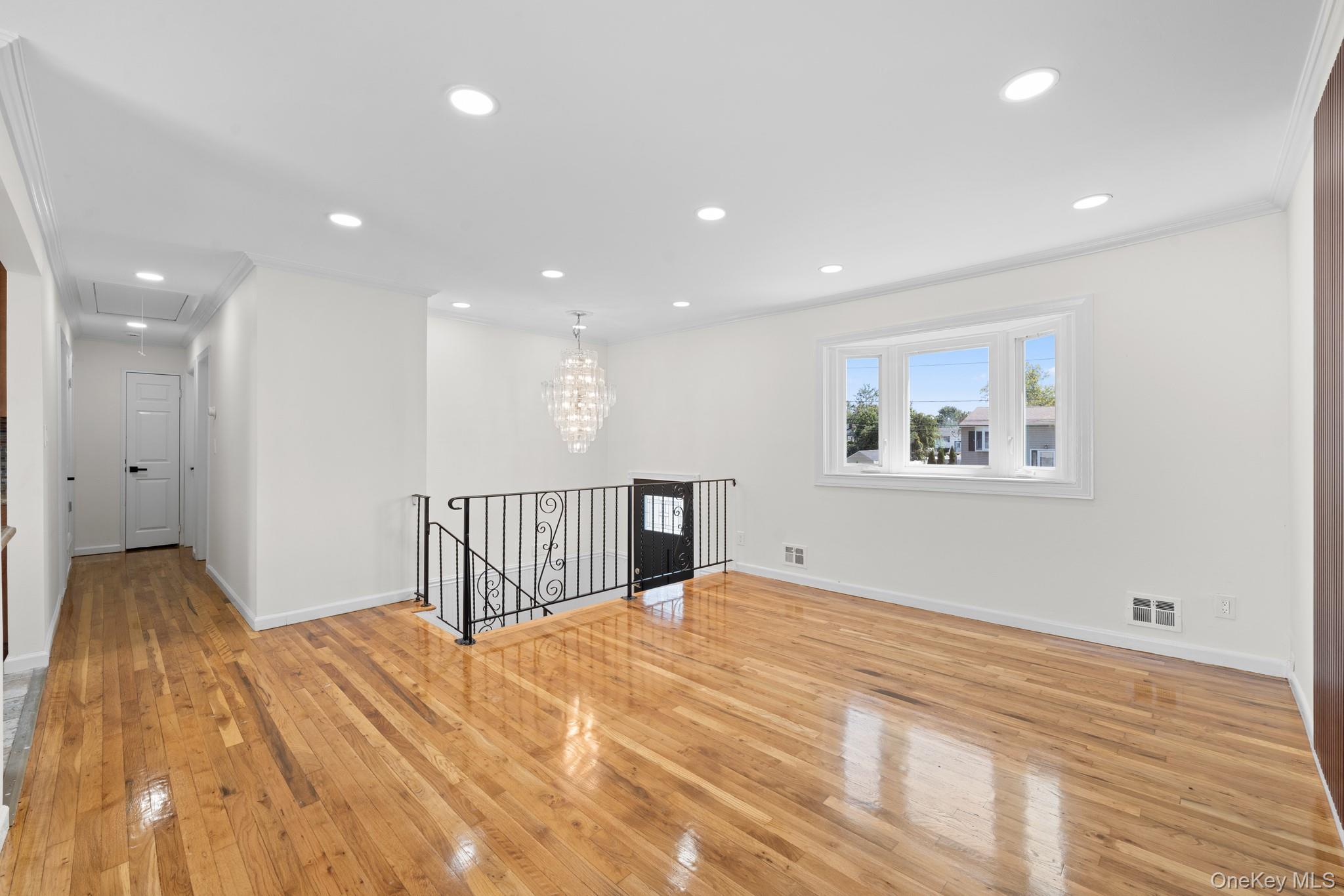 #4 photo, 109 Remington Avenue, サフォーク郡 Selden , NY 11784