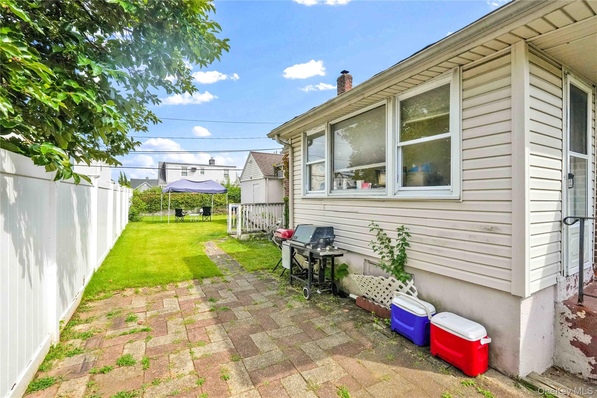 #19 photo, 2347 Roosevelt Avenue, ナッソー郡 East Meadow , NY 11554