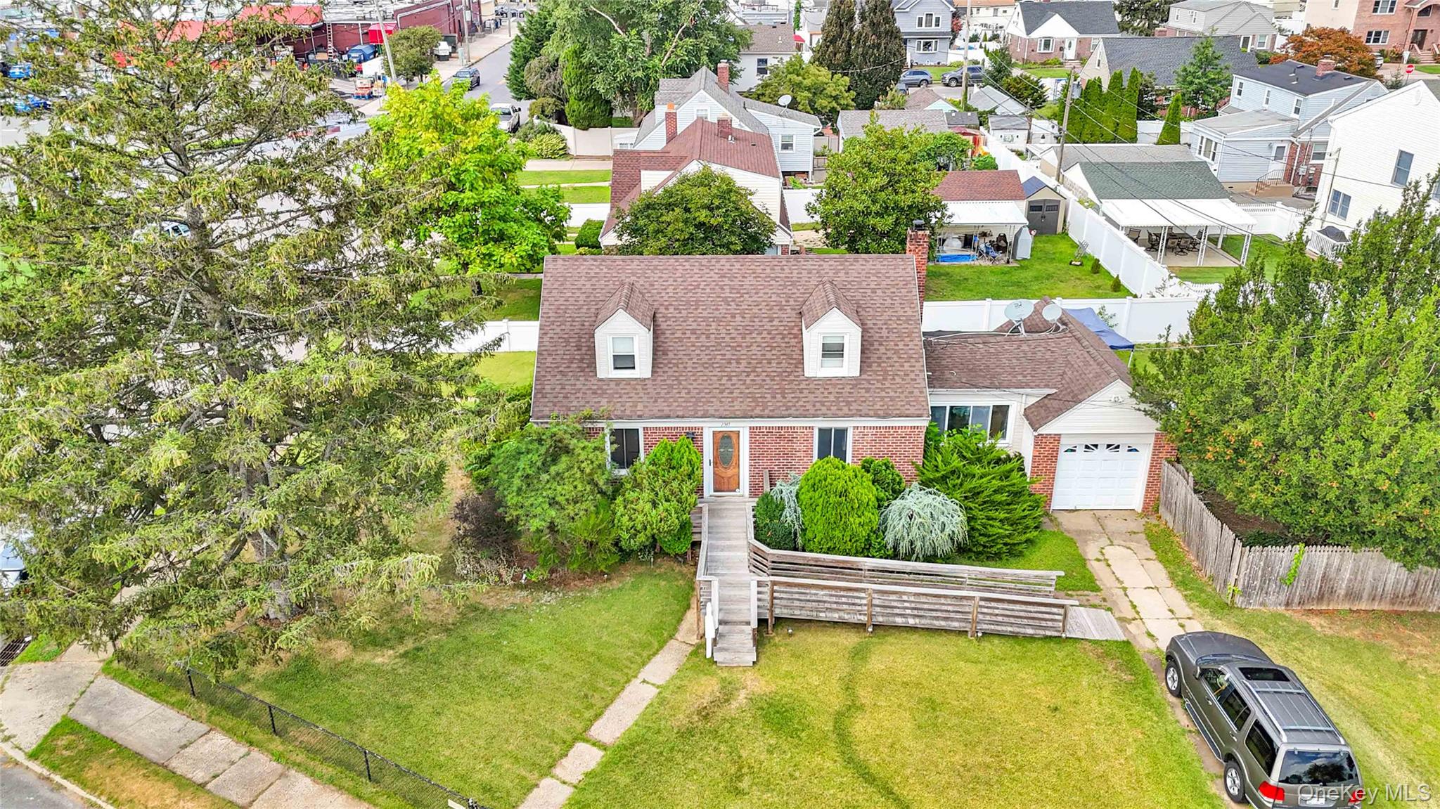 #20 photo, 2347 Roosevelt Avenue, ナッソー郡 East Meadow , NY 11554