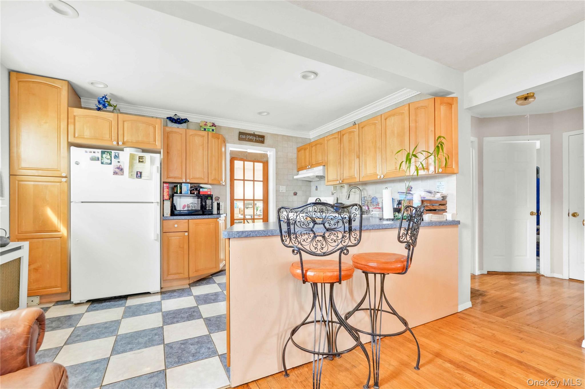 #6 photo, 2347 Roosevelt Avenue, ナッソー郡 East Meadow , NY 11554