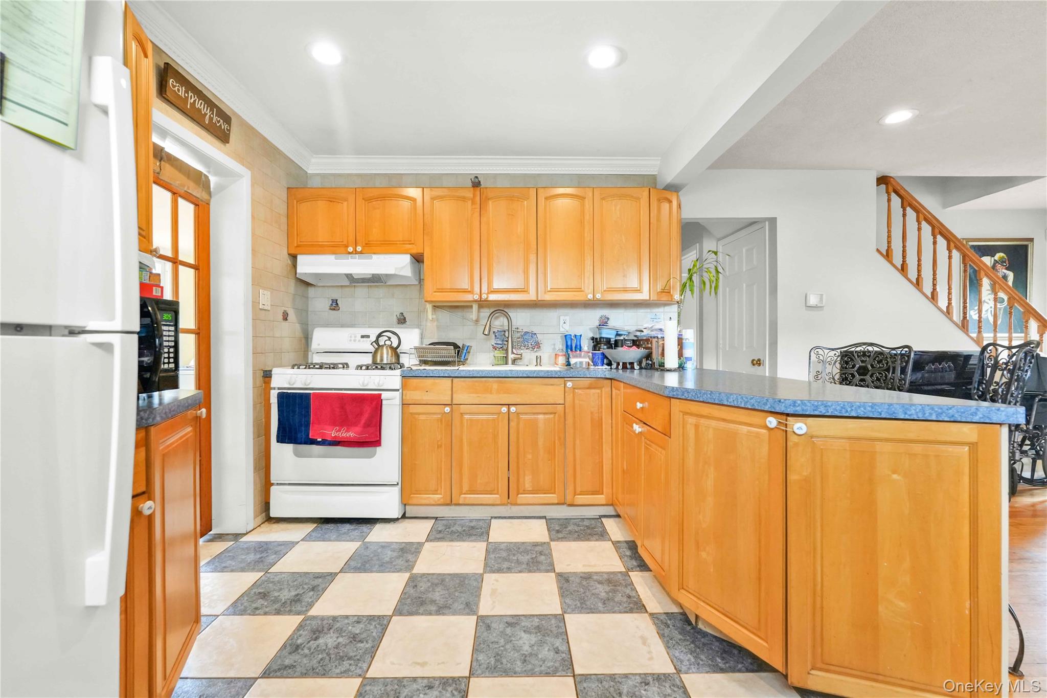 #7 photo, 2347 Roosevelt Avenue, ナッソー郡 East Meadow , NY 11554