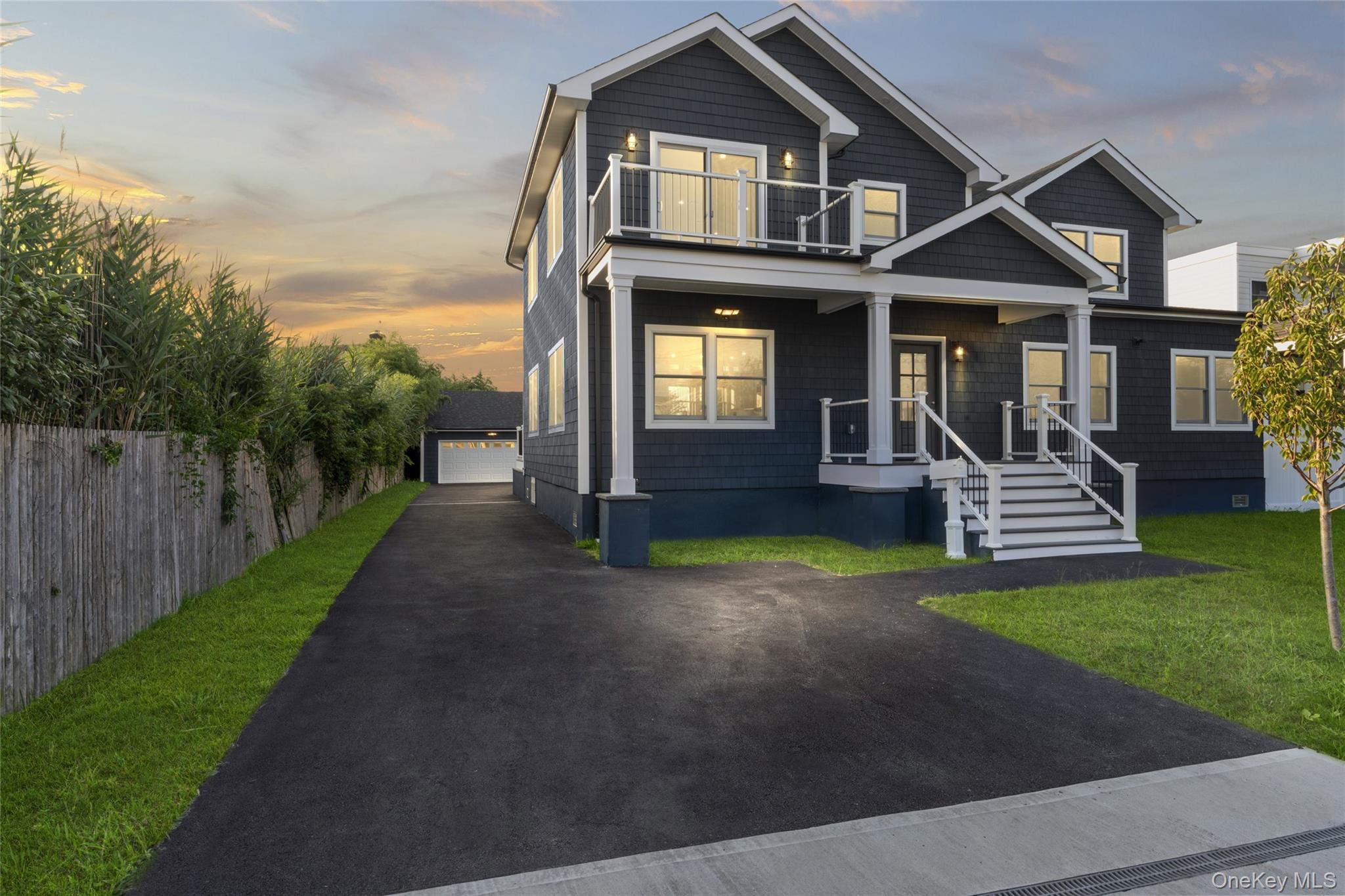 #1 photo, 7 S Bay Avenue, सफ़ोक काउंटी Bay Shore , NY 11706