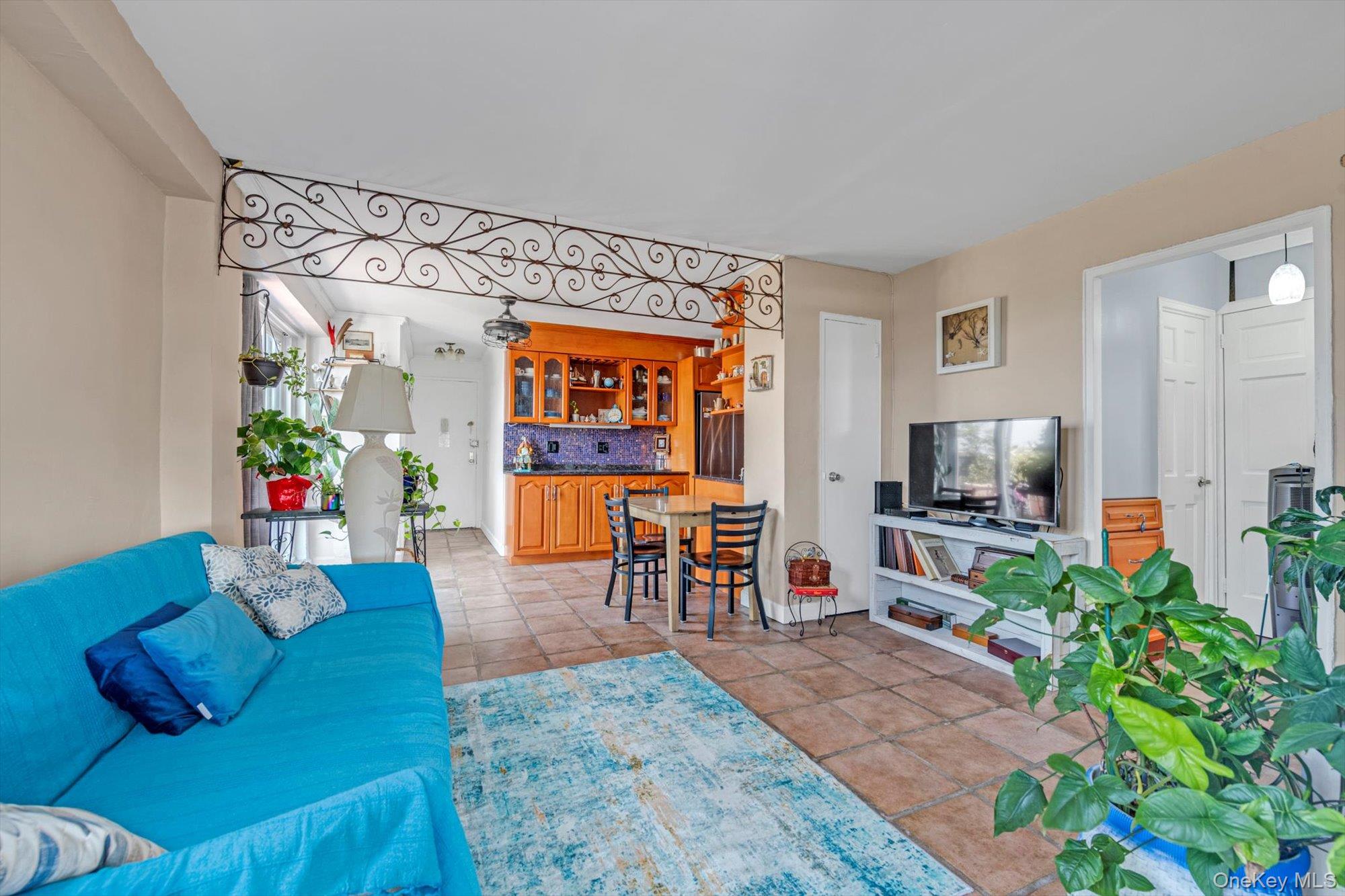 #4 photo, 83-60 118th Street, クイーンズ区 Kew Gardens , NY 11415