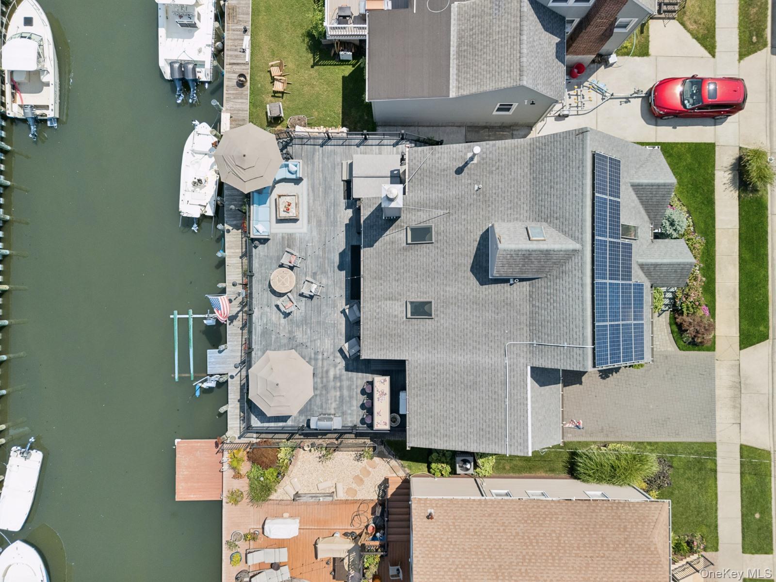 #1 photo, 650 S 9th Street, サフォーク郡 Lindenhurst , NY 11757