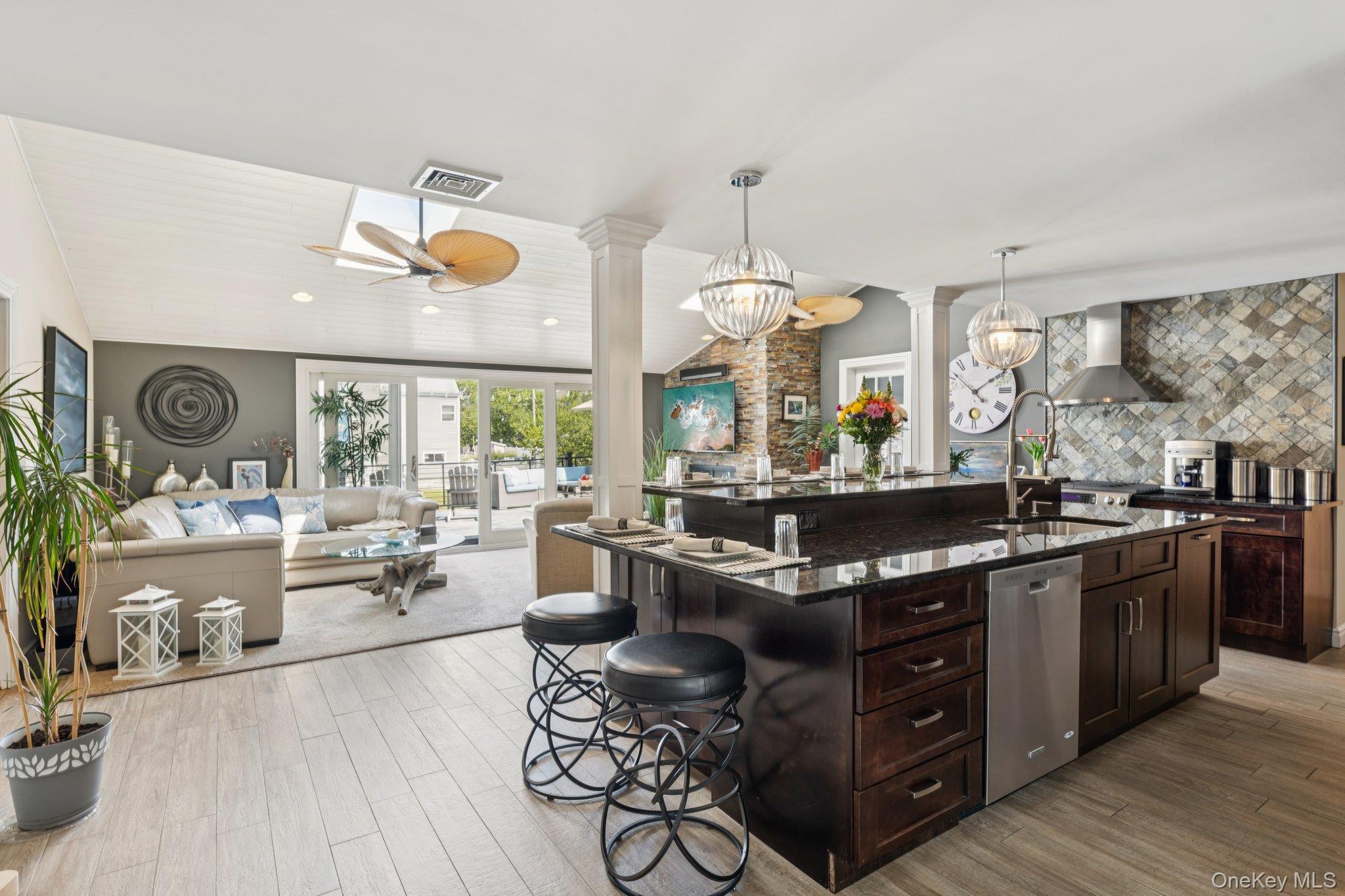 #13 photo, 650 S 9th Street, サフォーク郡 Lindenhurst , NY 11757