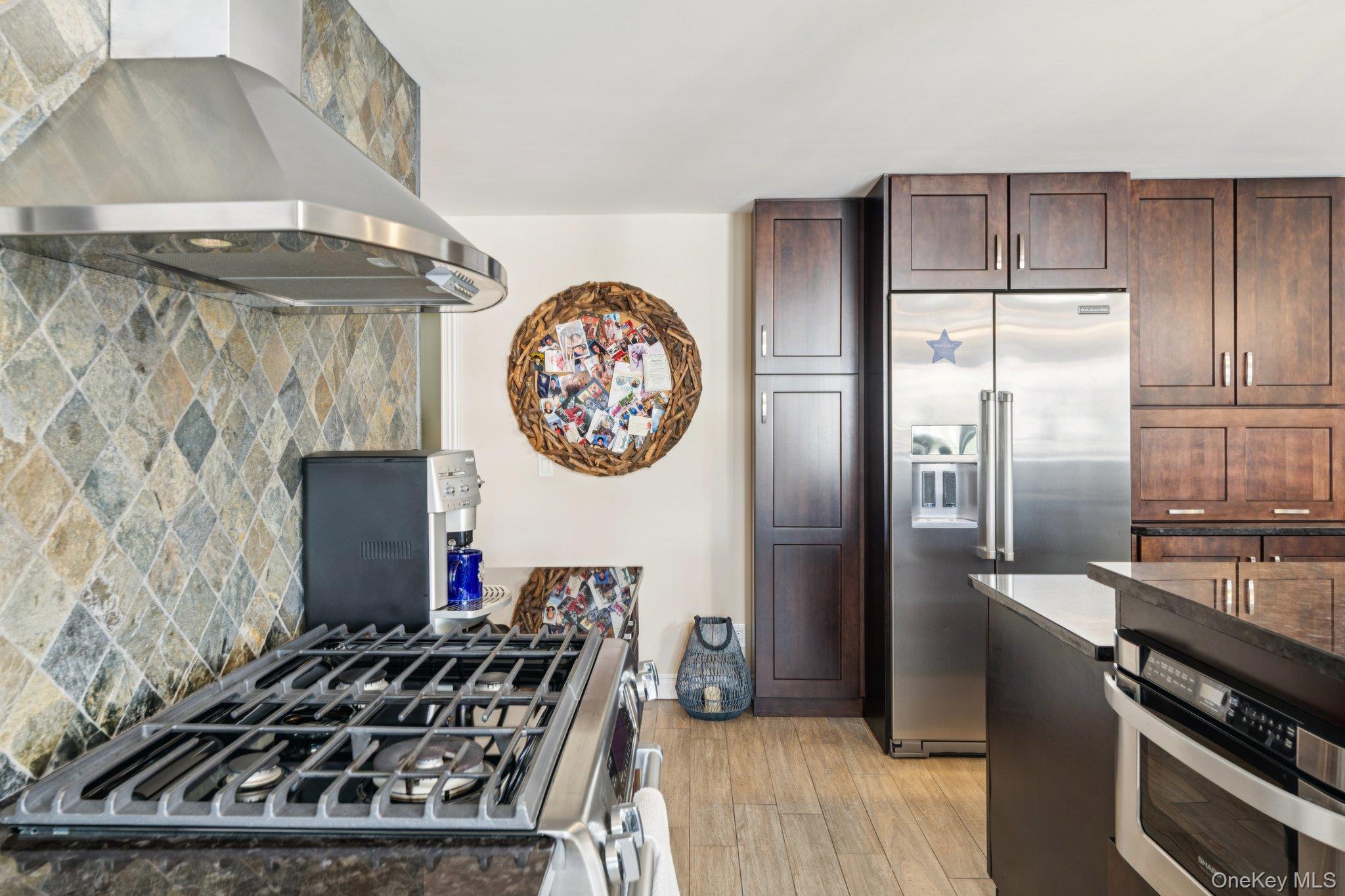 #15 photo, 650 S 9th Street, サフォーク郡 Lindenhurst , NY 11757