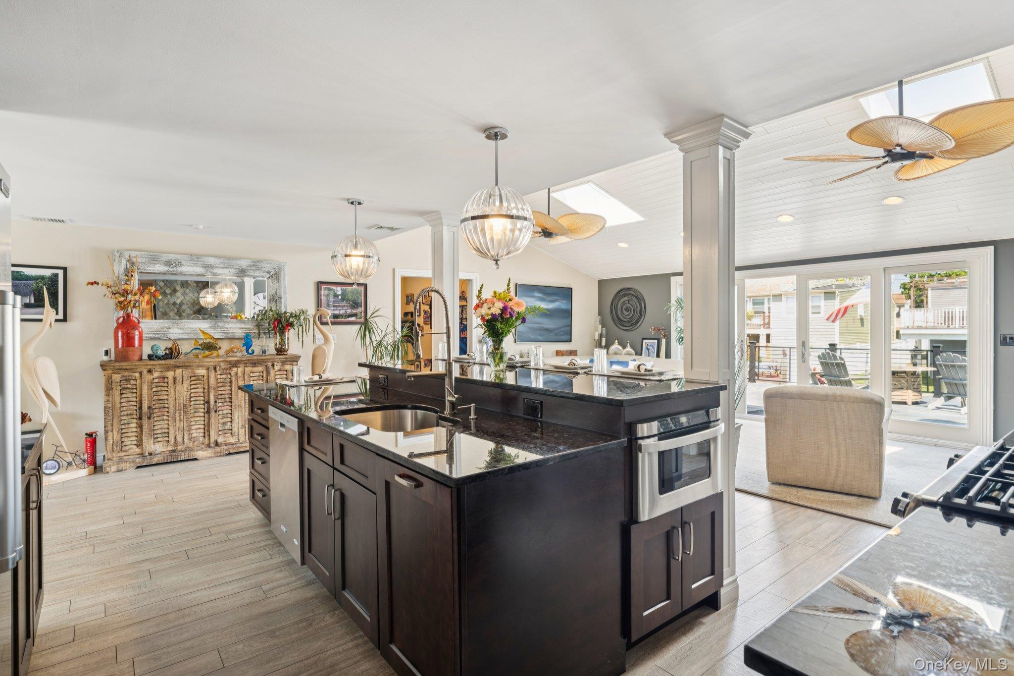 #16 photo, 650 S 9th Street, サフォーク郡 Lindenhurst , NY 11757