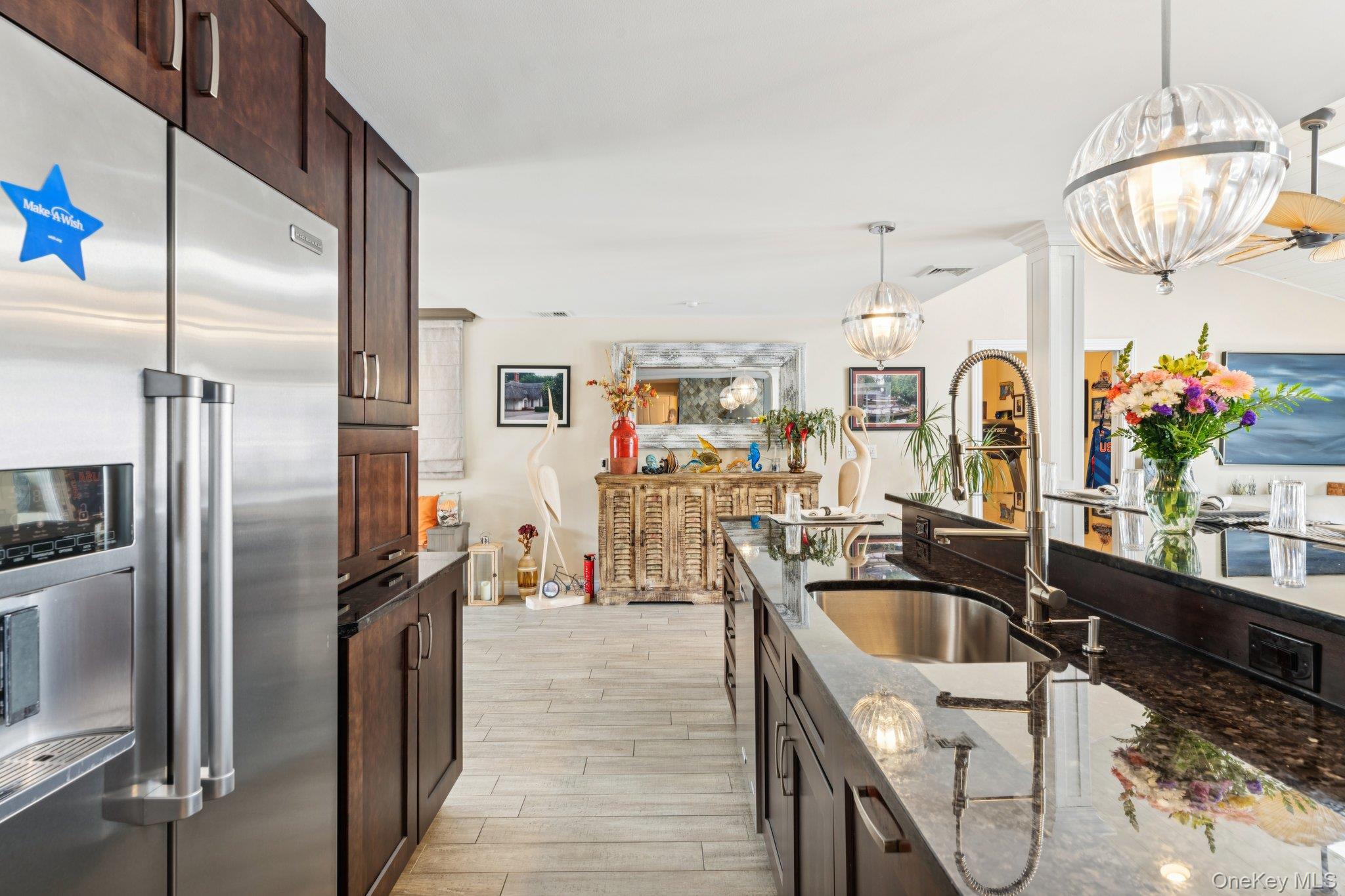 #17 photo, 650 S 9th Street, サフォーク郡 Lindenhurst , NY 11757