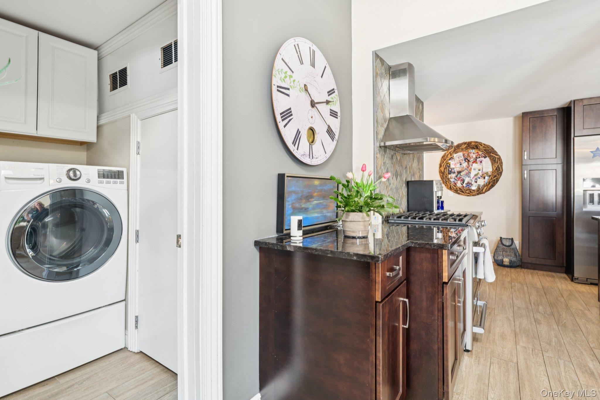 #19 photo, 650 S 9th Street, サフォーク郡 Lindenhurst , NY 11757