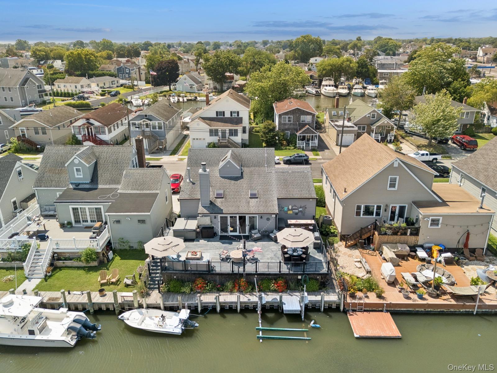 #4 photo, 650 S 9th Street, サフォーク郡 Lindenhurst , NY 11757