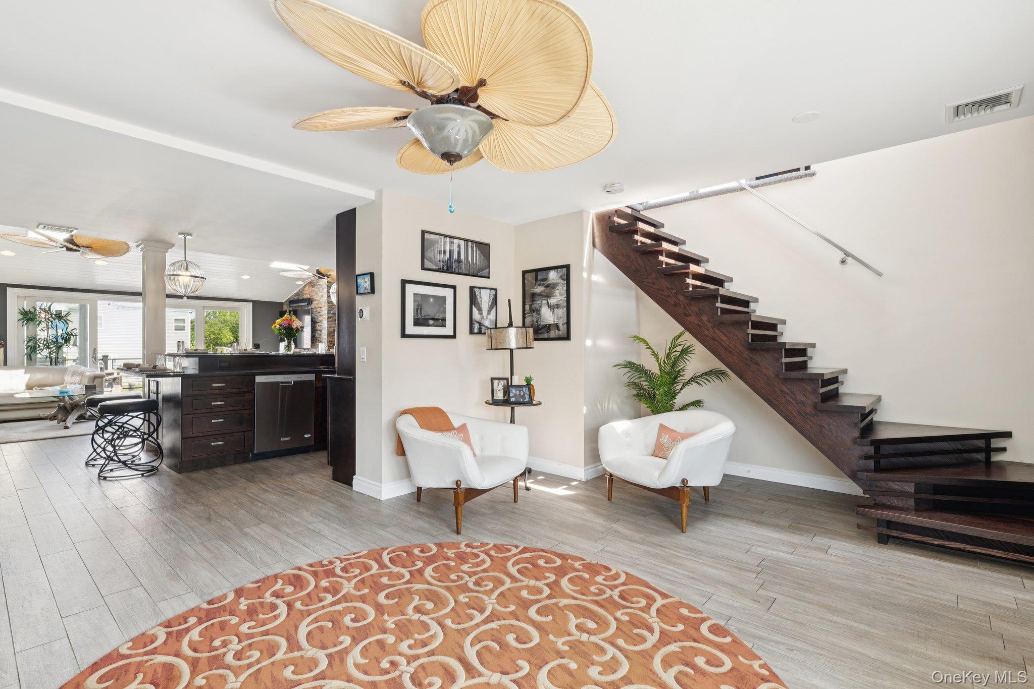 #8 photo, 650 S 9th Street, サフォーク郡 Lindenhurst , NY 11757