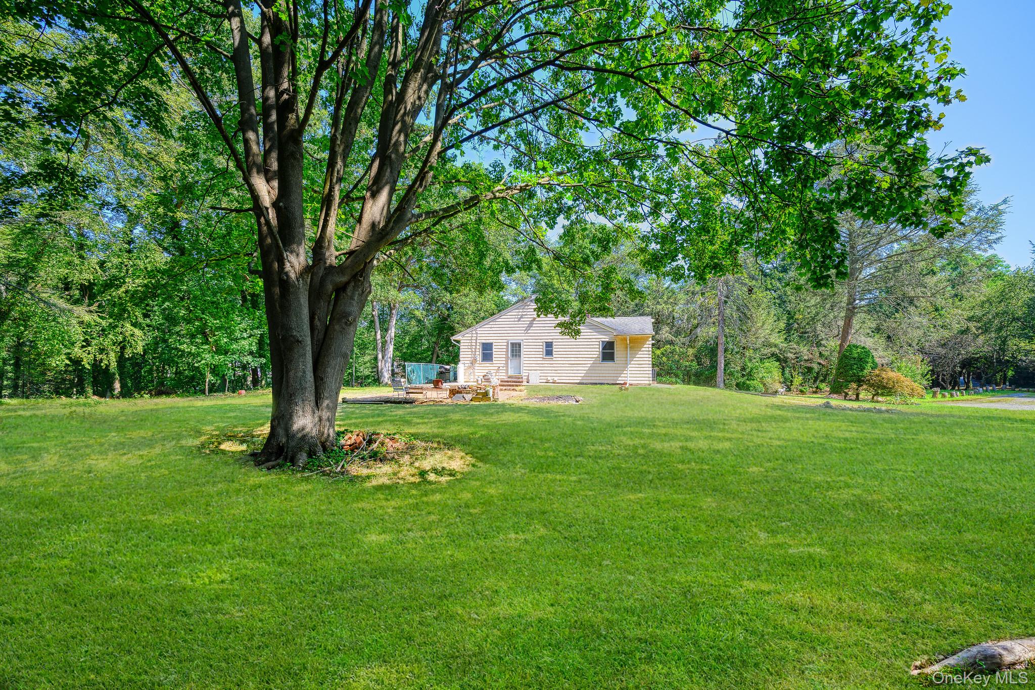 #1 photo, 1 Ashland Drive, سوفولك Huntington , NY 11743