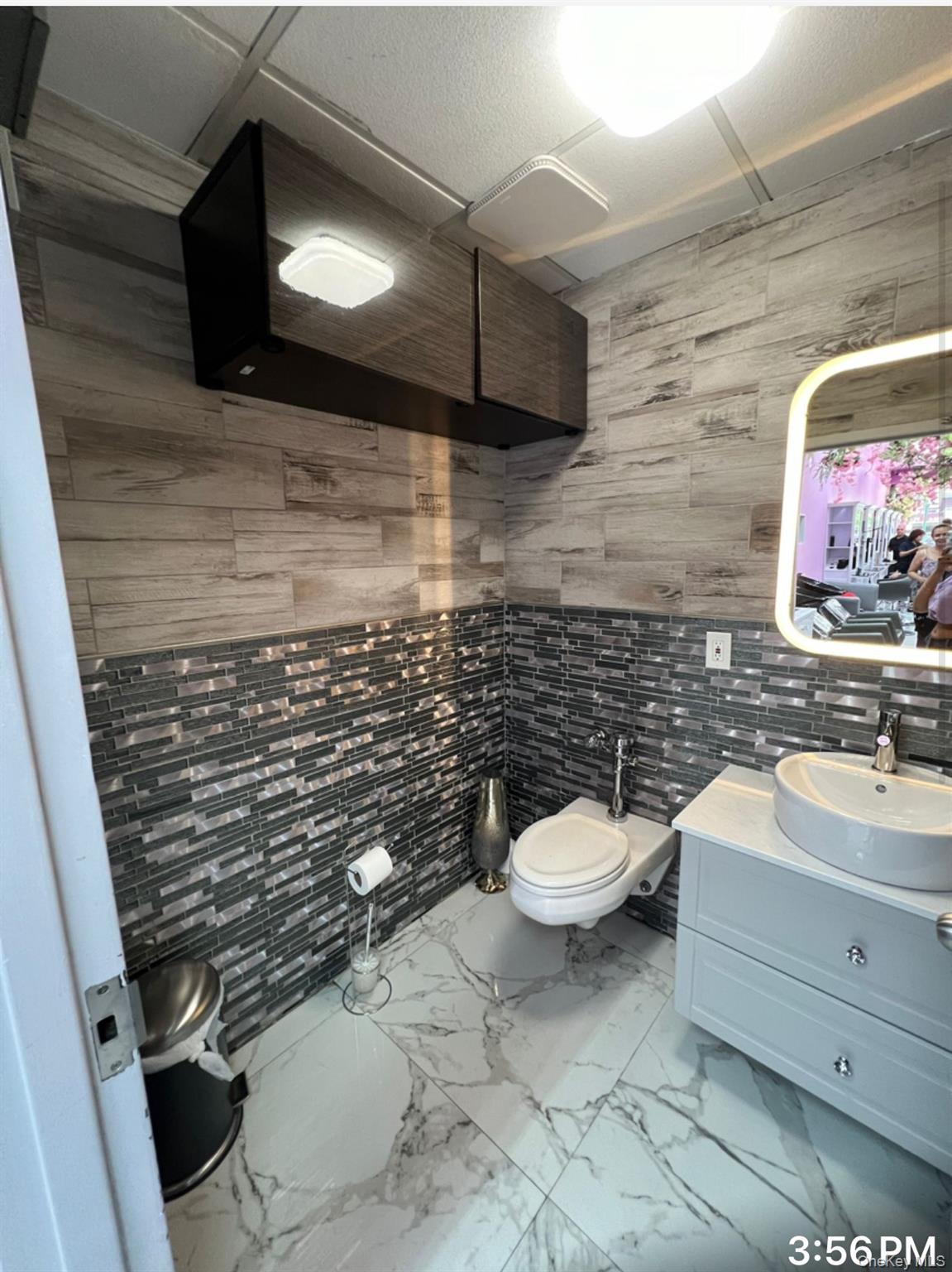 #5 photo, 8103 37th ave, クイーンズ区 Jackson Heights , NY 11372