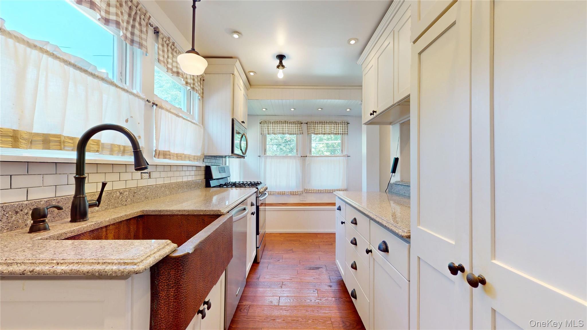 #12 photo, 24 8th Avenue, ナッソー郡 Sea Cliff , NY 11579