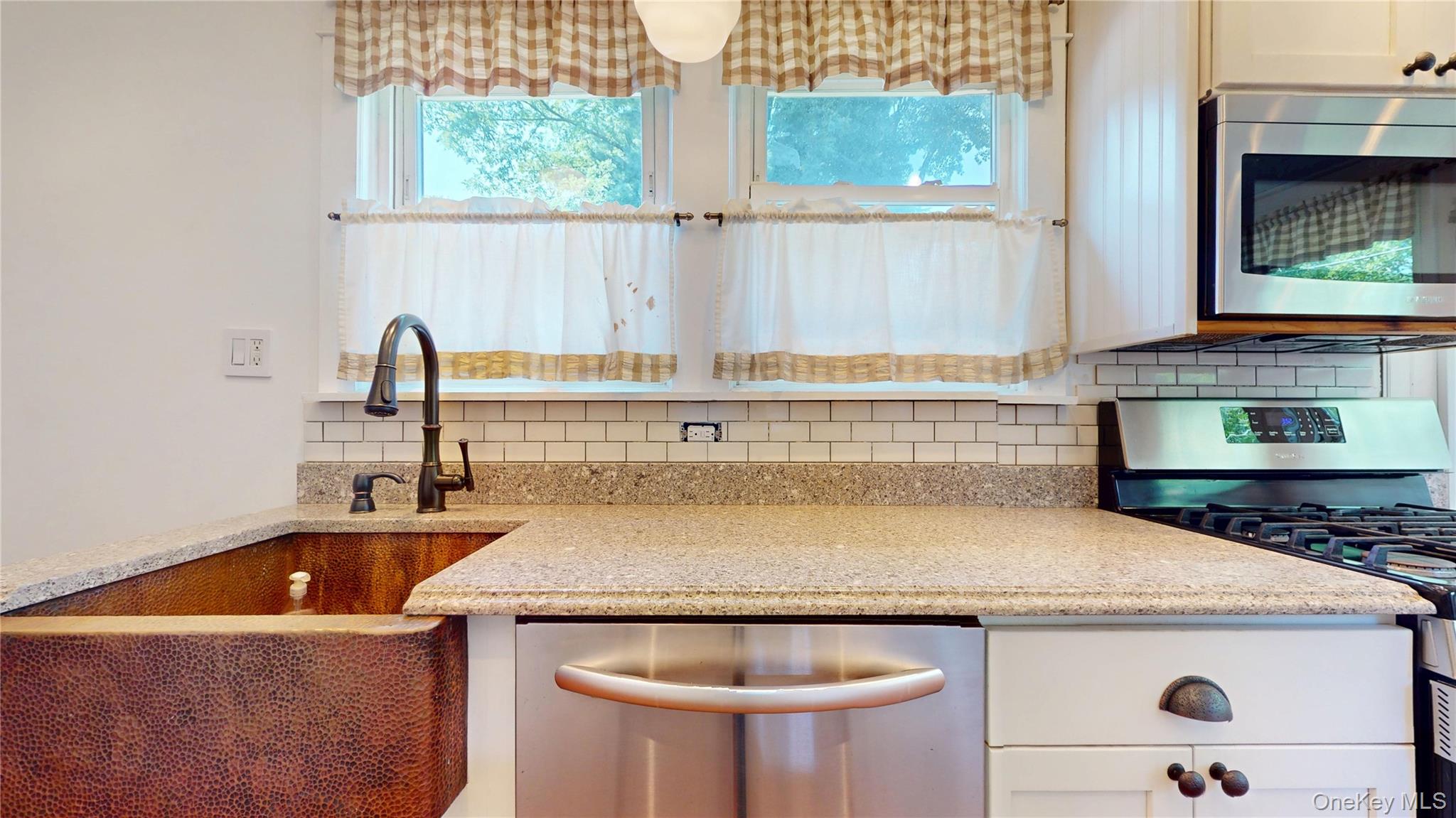 #14 photo, 24 8th Avenue, ナッソー郡 Sea Cliff , NY 11579