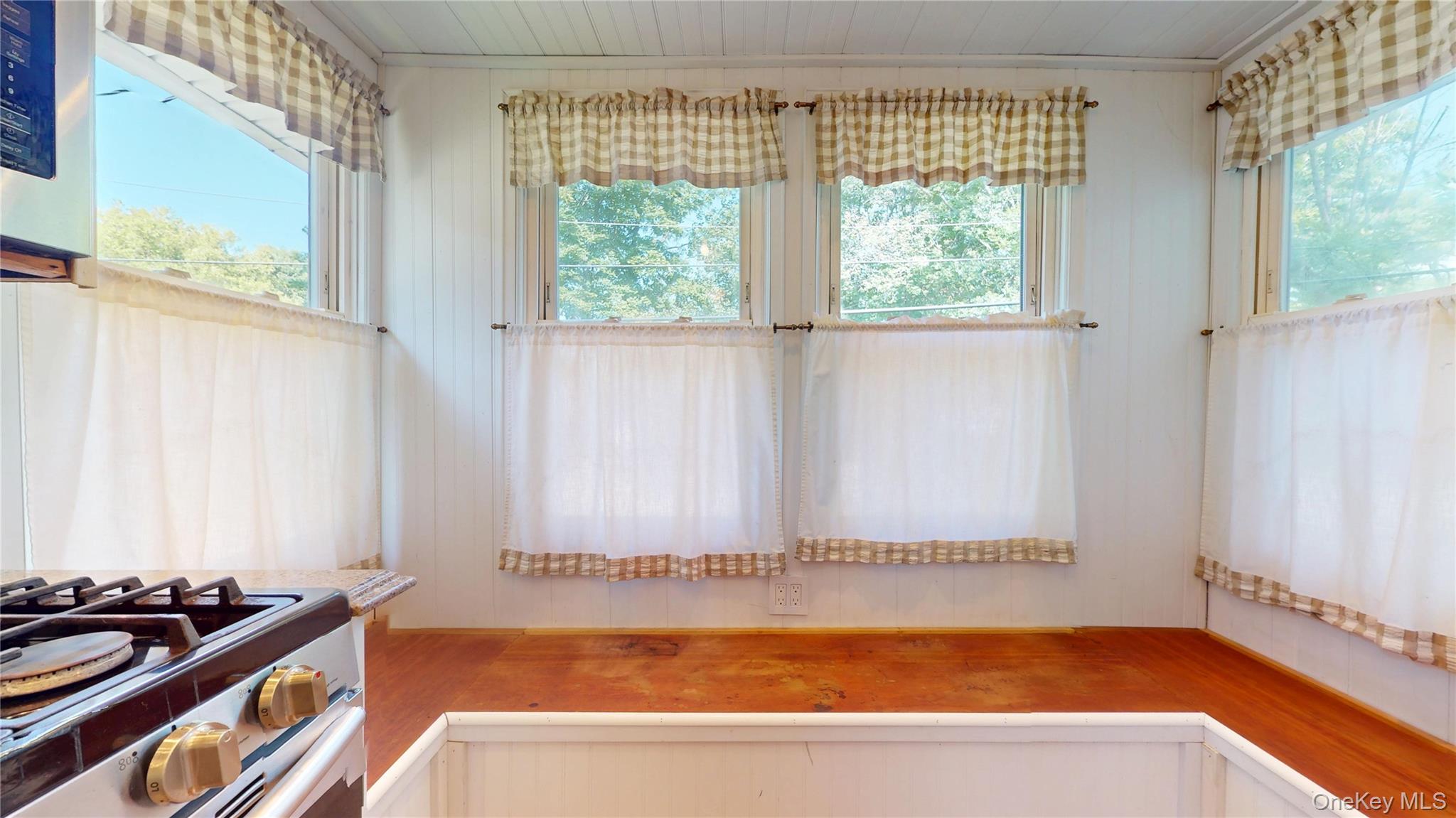 #15 photo, 24 8th Avenue, ナッソー郡 Sea Cliff , NY 11579