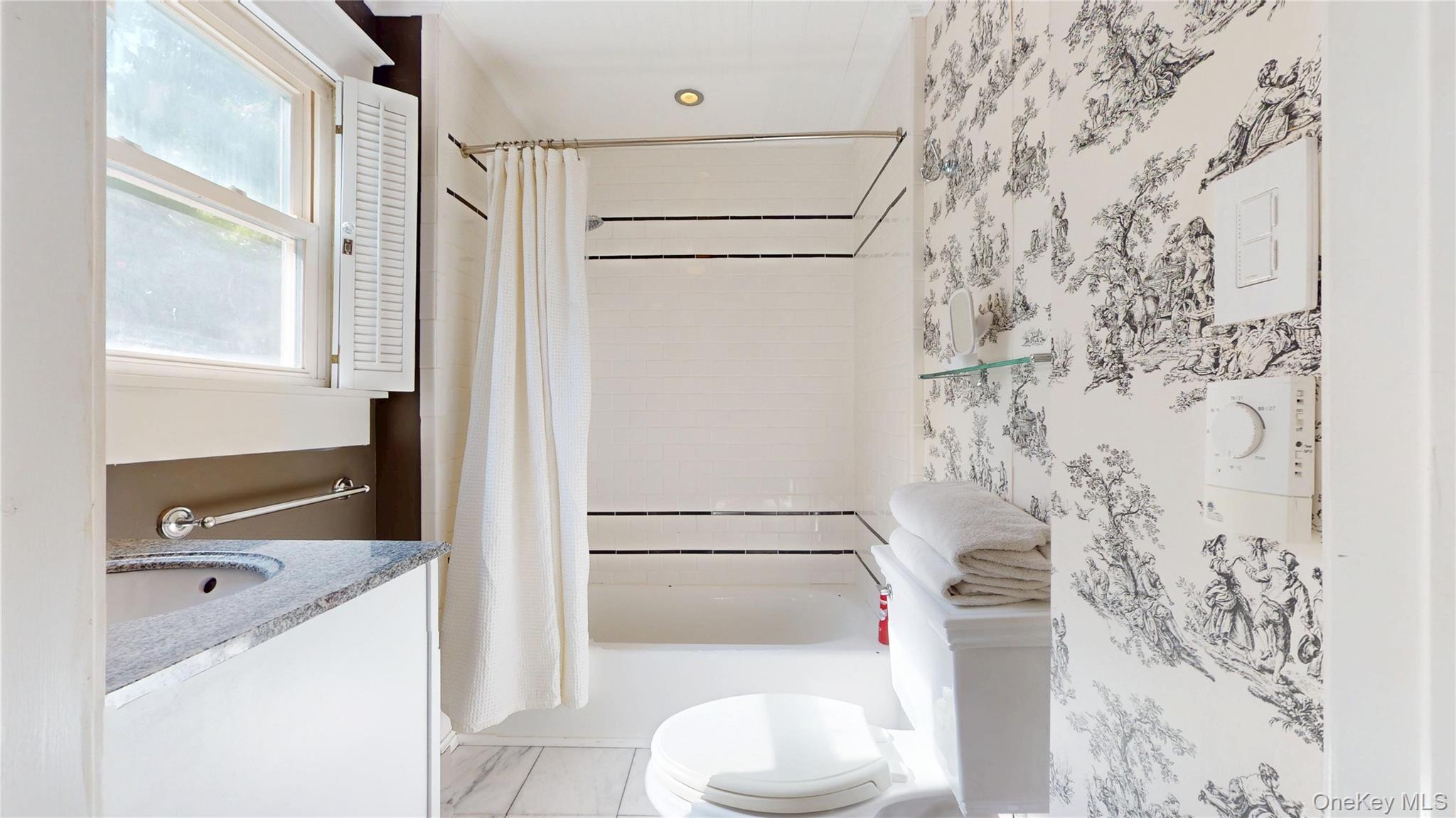 #18 photo, 24 8th Avenue, ナッソー郡 Sea Cliff , NY 11579