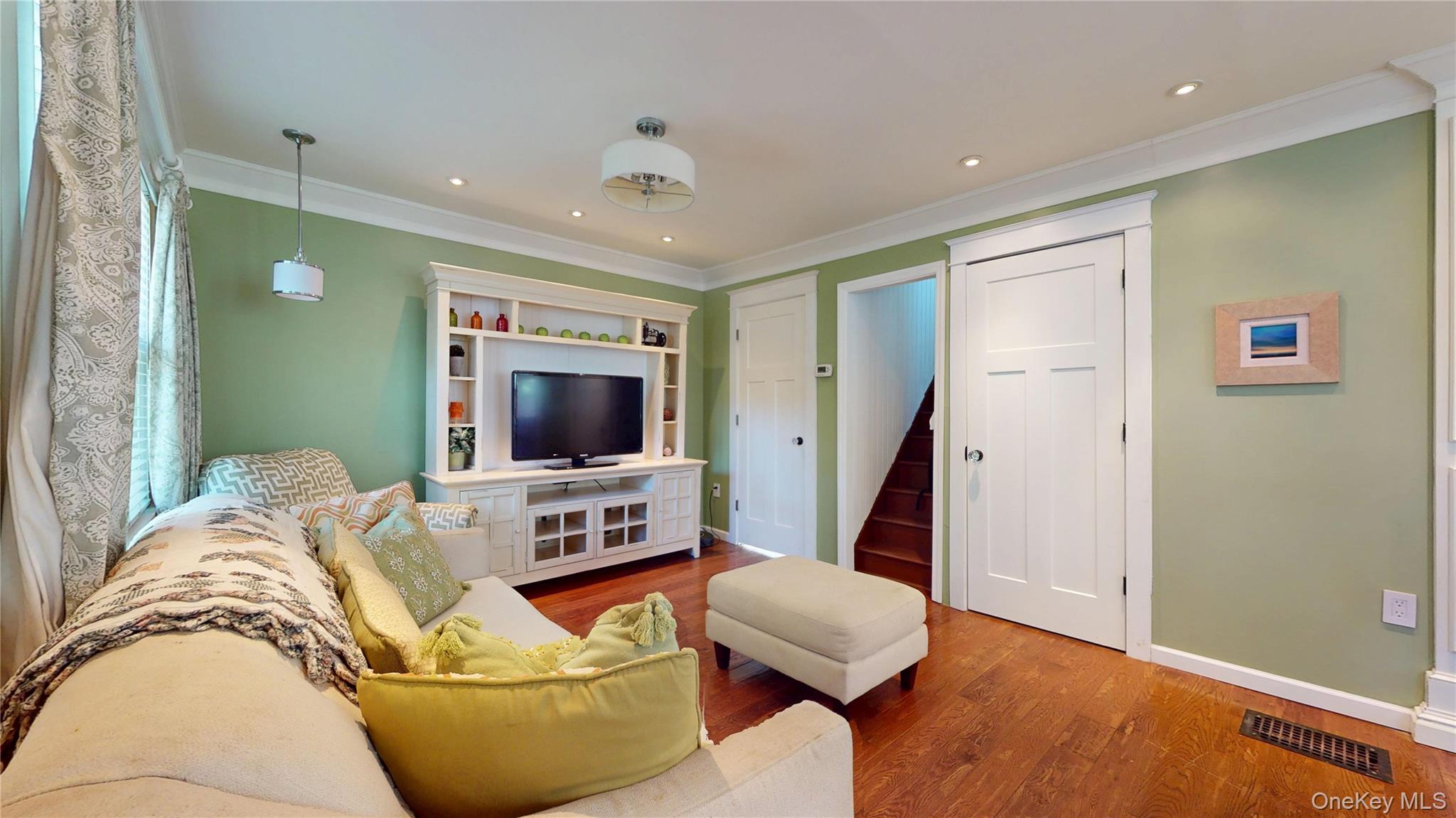 #6 photo, 24 8th Avenue, ナッソー郡 Sea Cliff , NY 11579