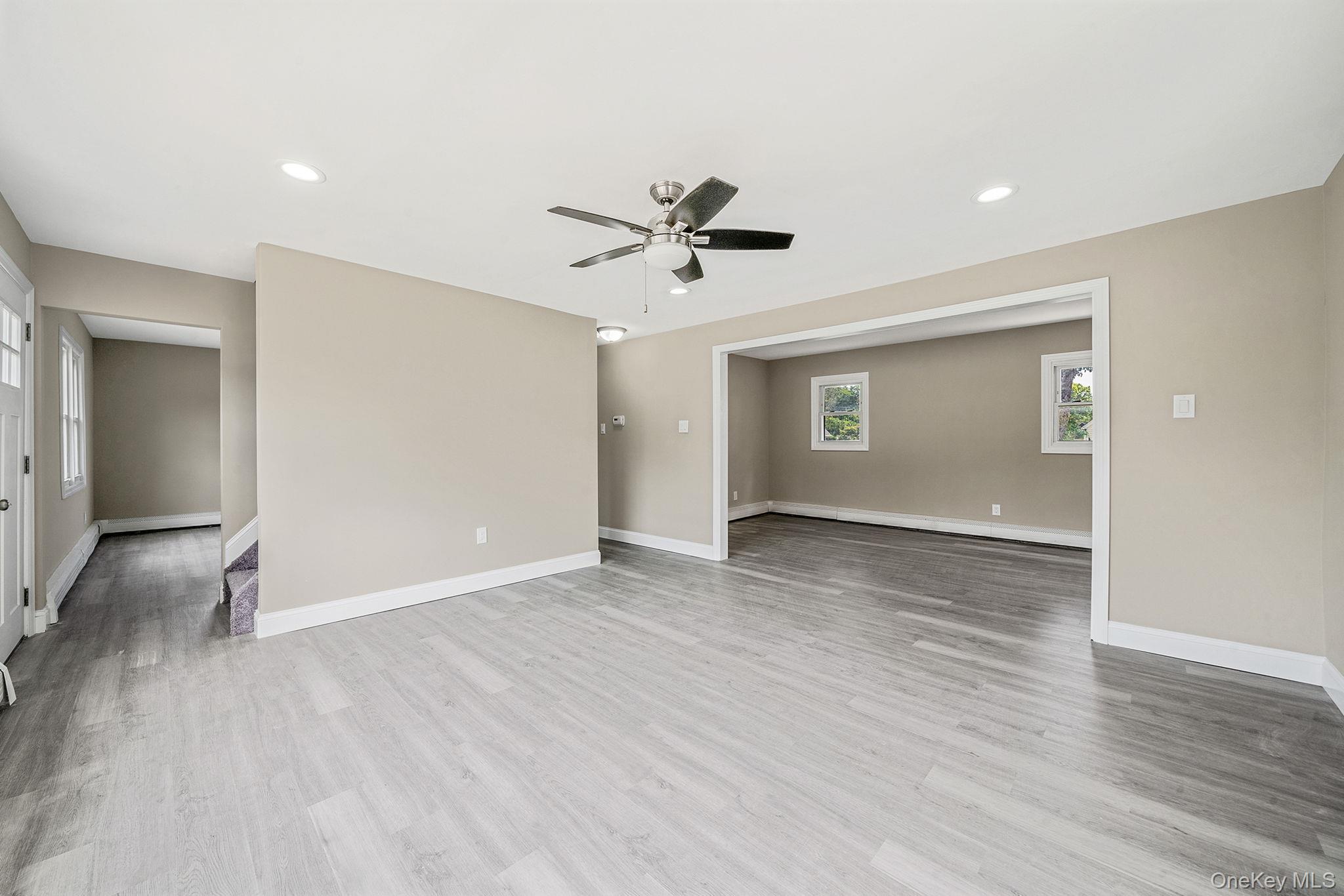 #13 photo, 286 Old Country Road, Deer Park , NY 11729