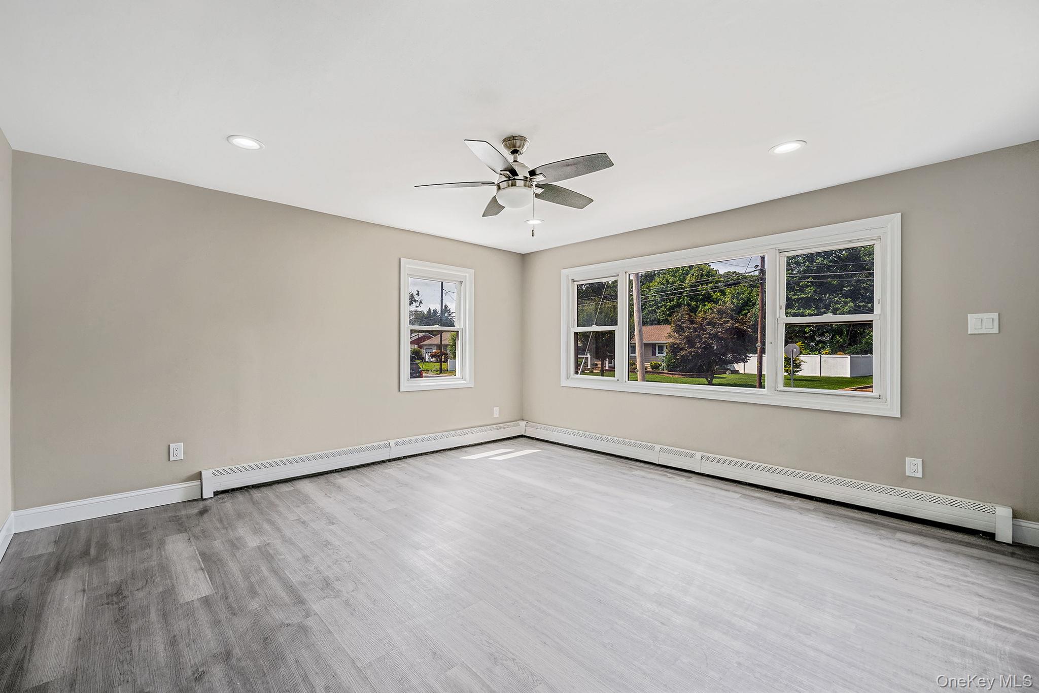 #14 photo, 286 Old Country Road, Deer Park , NY 11729