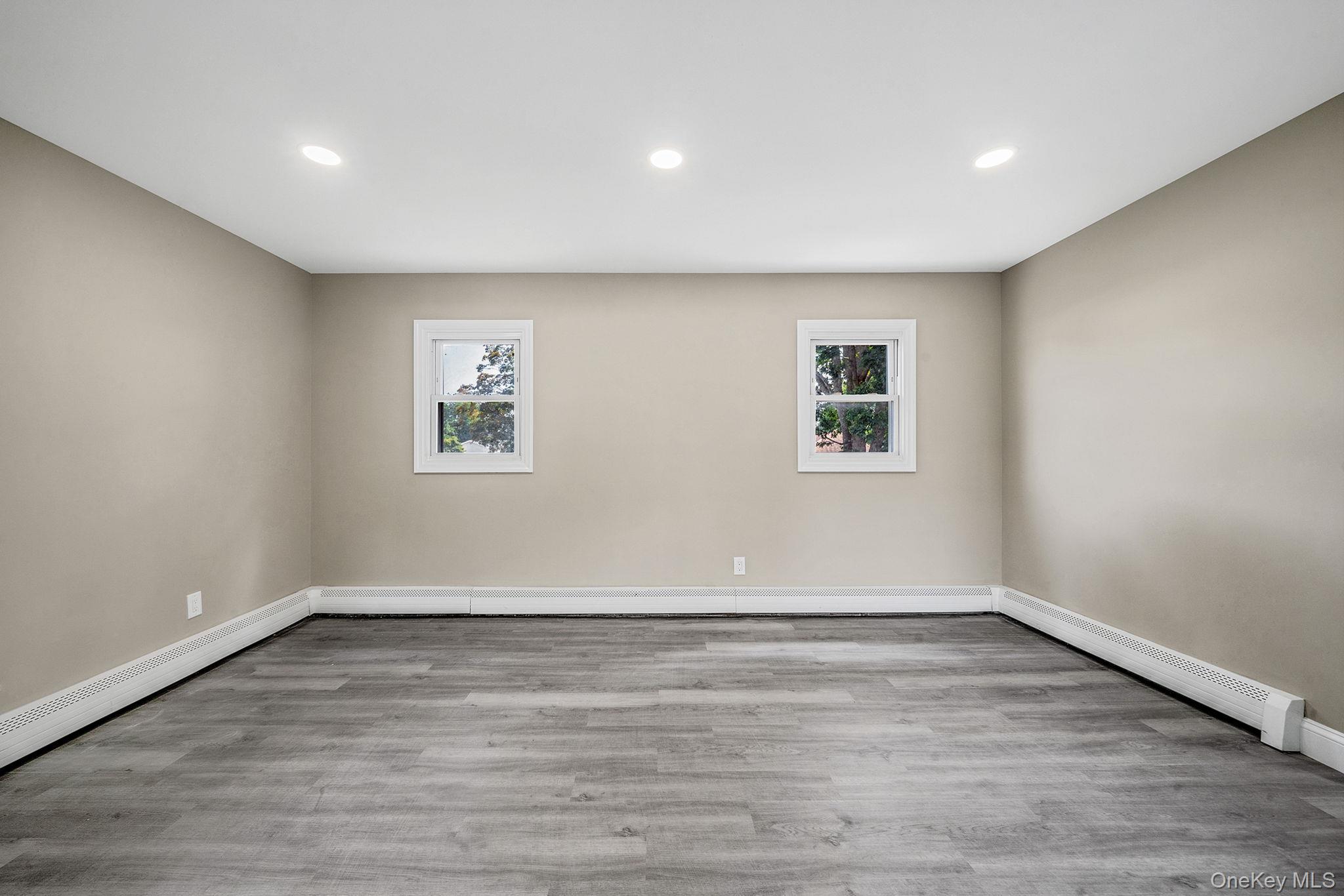 #15 photo, 286 Old Country Road, Deer Park , NY 11729