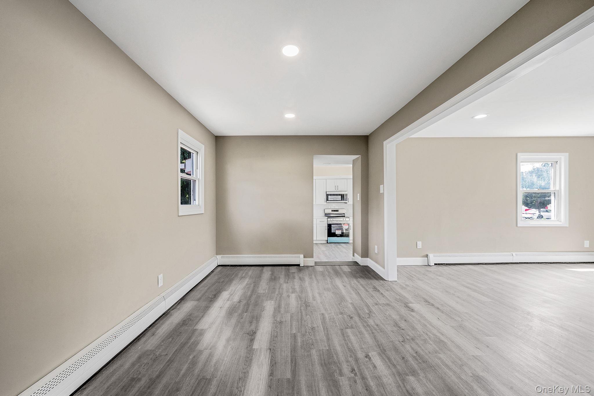 #17 photo, 286 Old Country Road, Deer Park , NY 11729