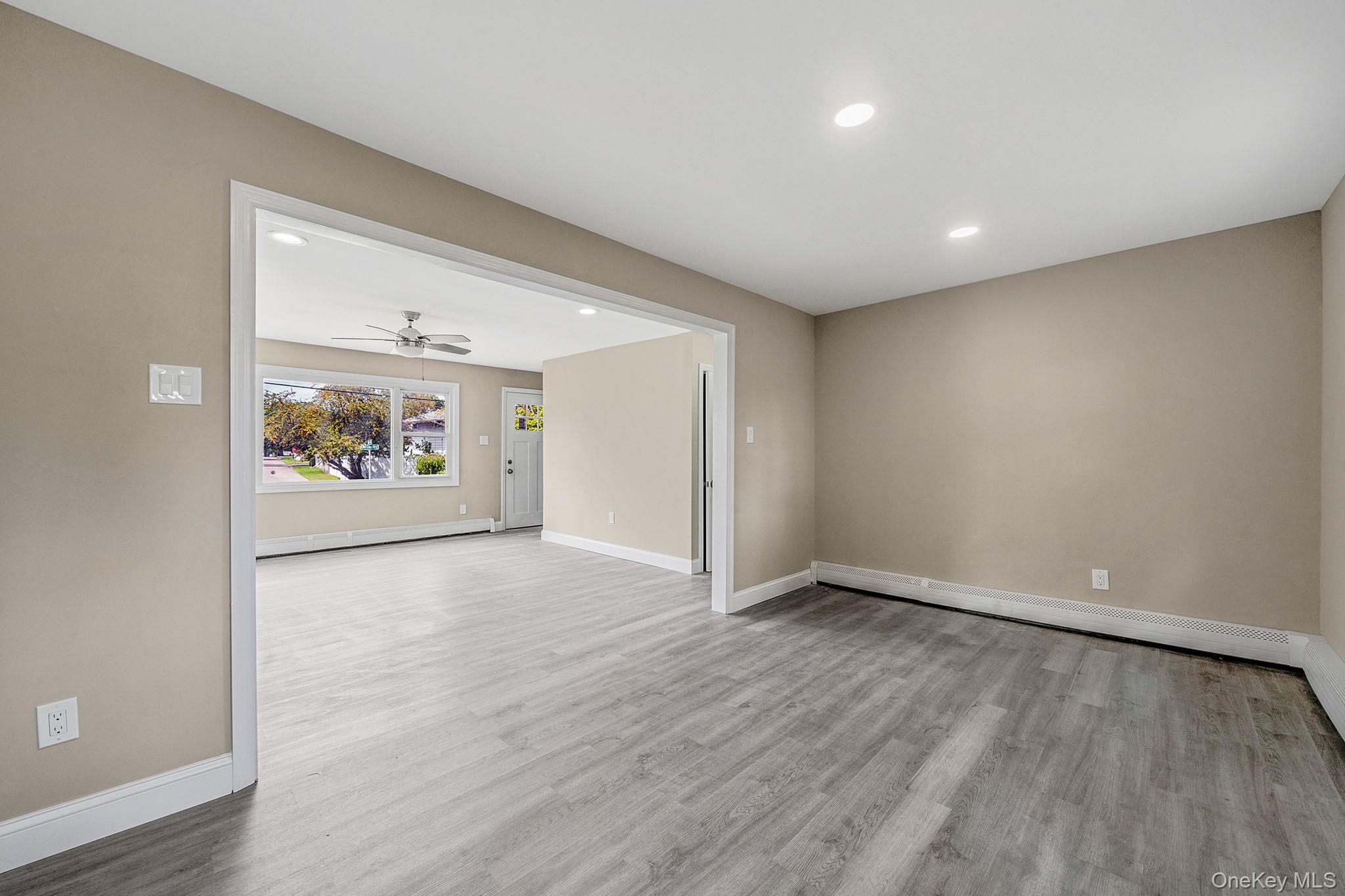 #18 photo, 286 Old Country Road, Deer Park , NY 11729