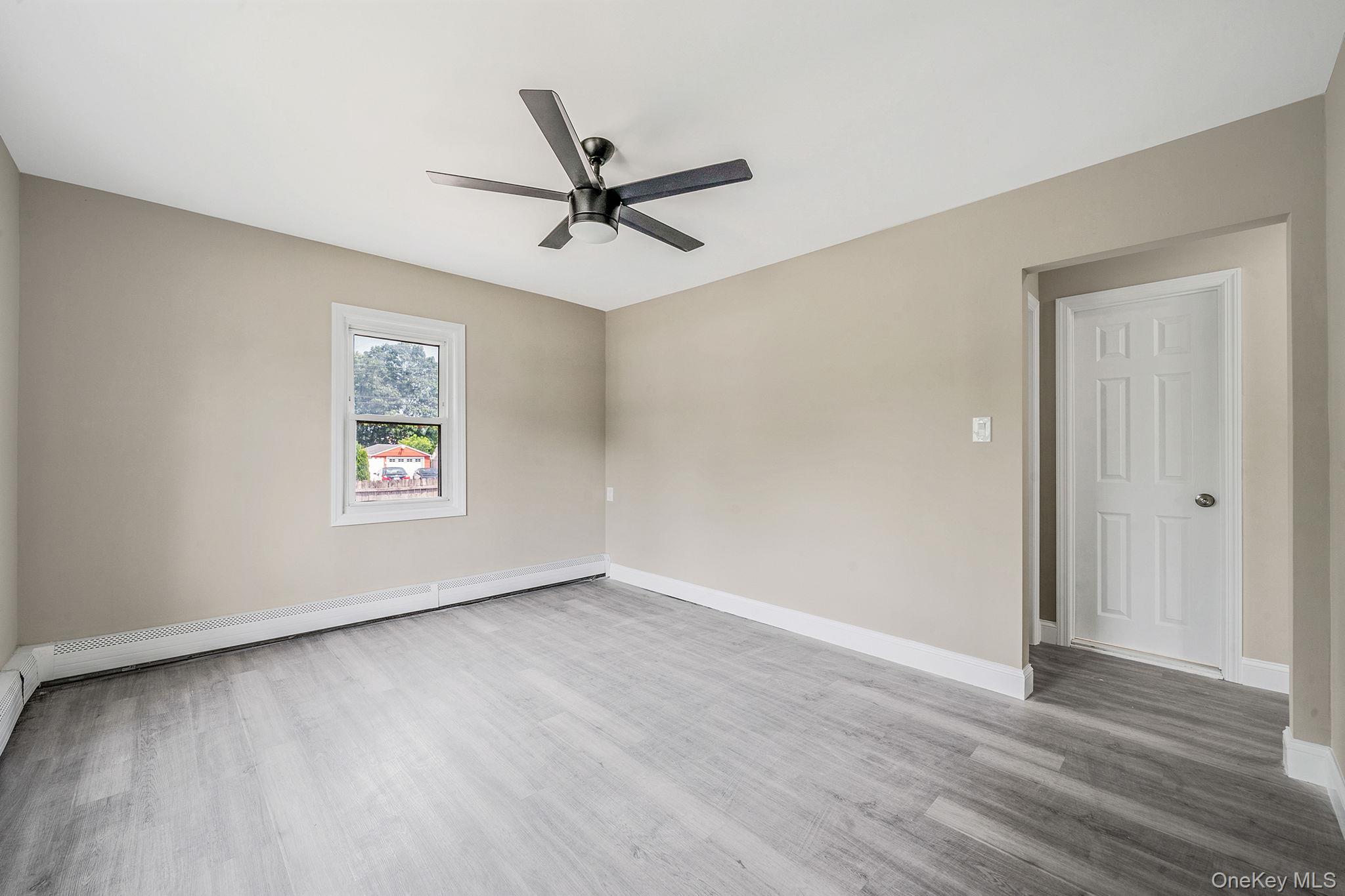 #19 photo, 286 Old Country Road, Deer Park , NY 11729