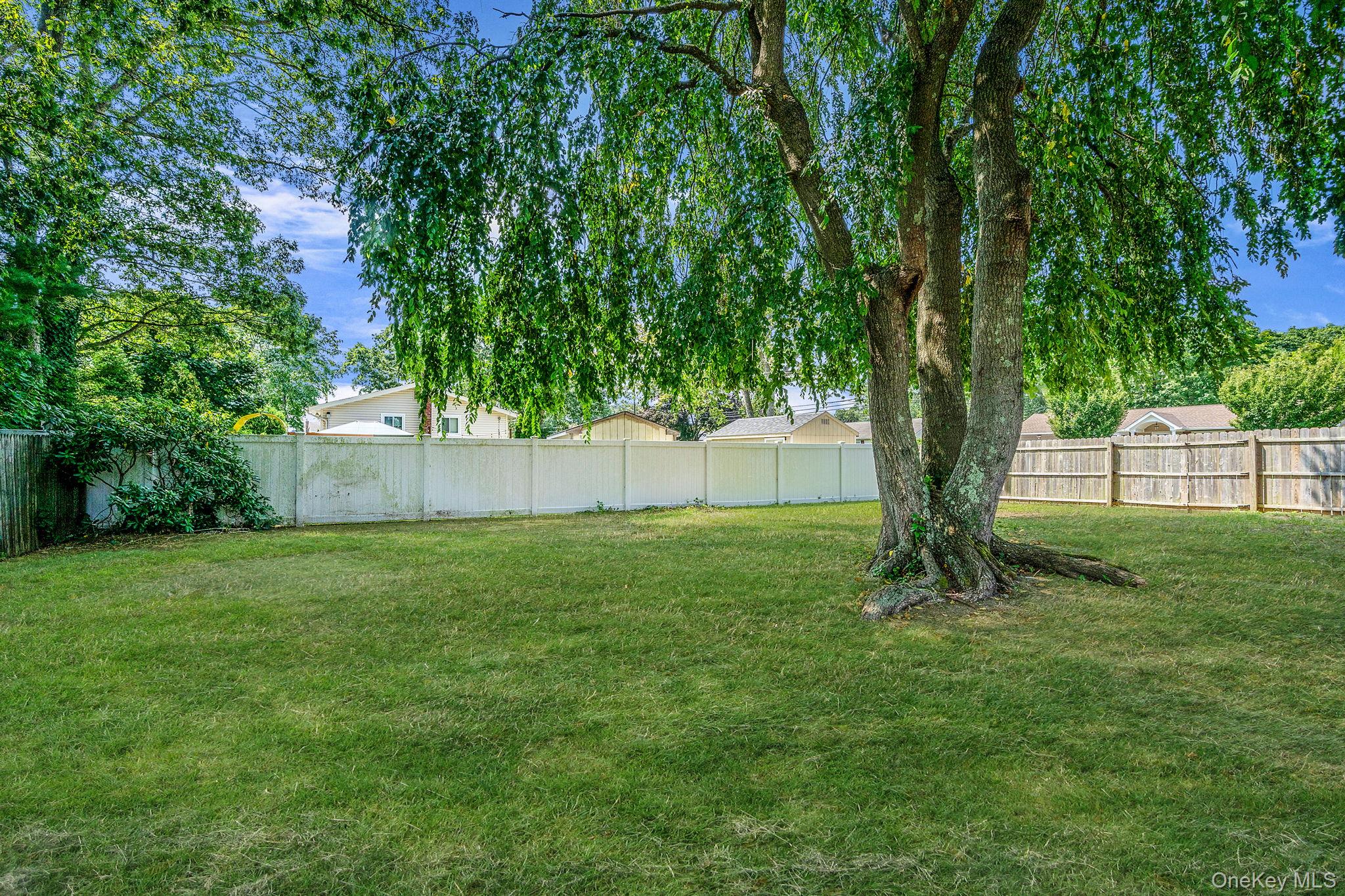 #6 photo, 286 Old Country Road, Deer Park , NY 11729