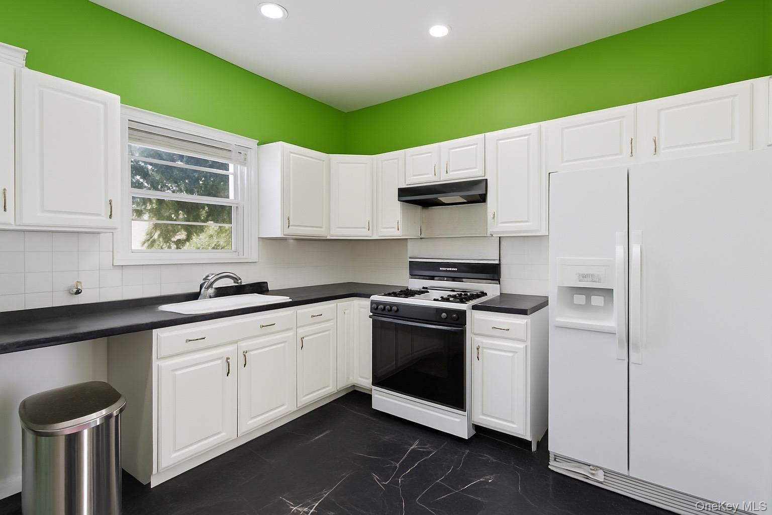 #13 photo, 155 29th Street, サフォーク郡 Copiague , NY 11726