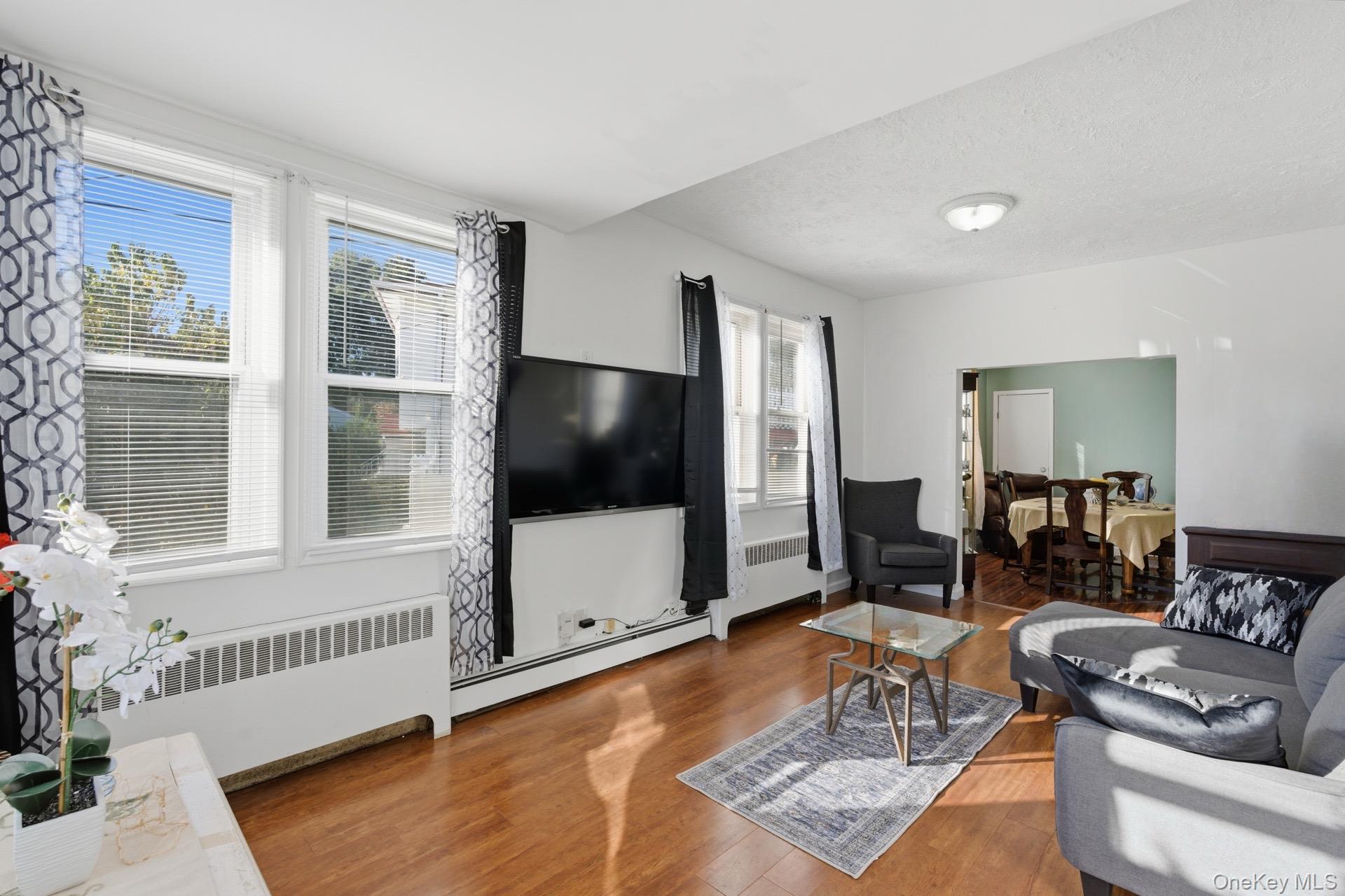 #7 photo, 155 29th Street, サフォーク郡 Copiague , NY 11726