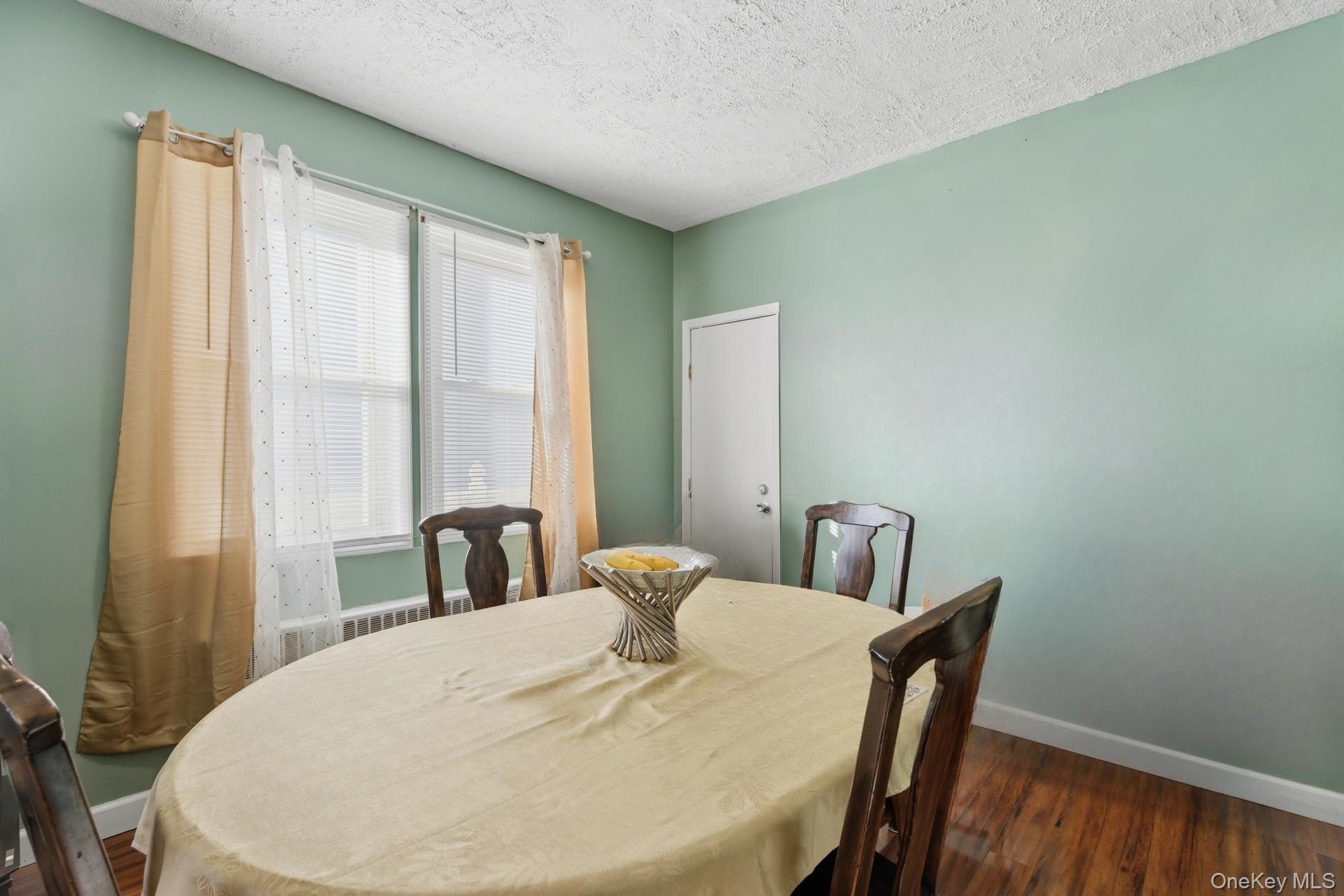 #8 photo, 155 29th Street, サフォーク郡 Copiague , NY 11726