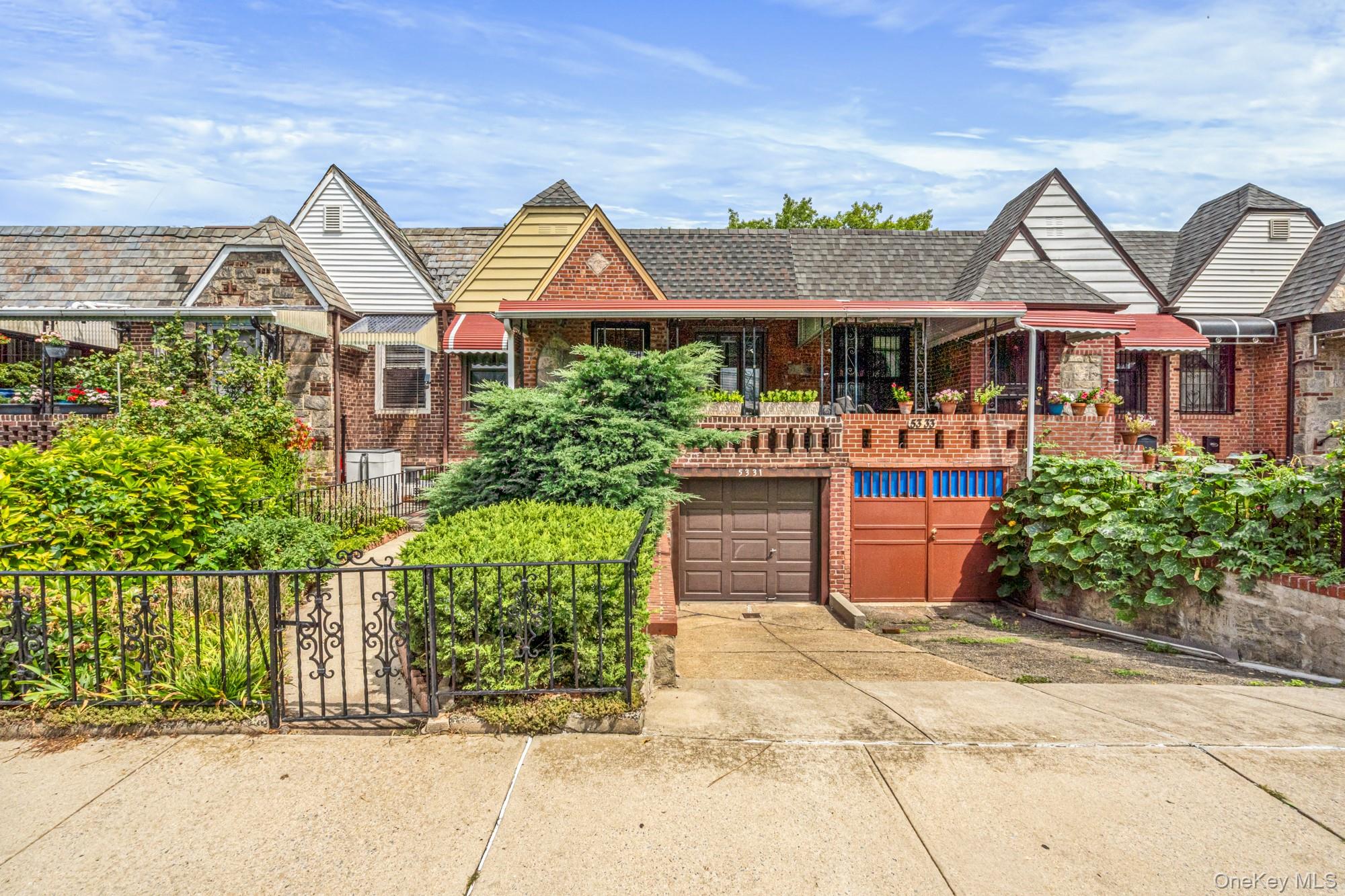 #1 photo, 53-31 37th Road, वुडसाइड Woodside , NY 11377