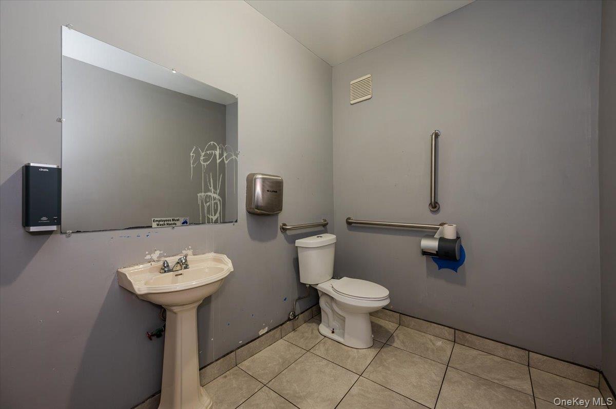 #17 photo, 204 Ashburton Avenue, Yonkers , NY 10701