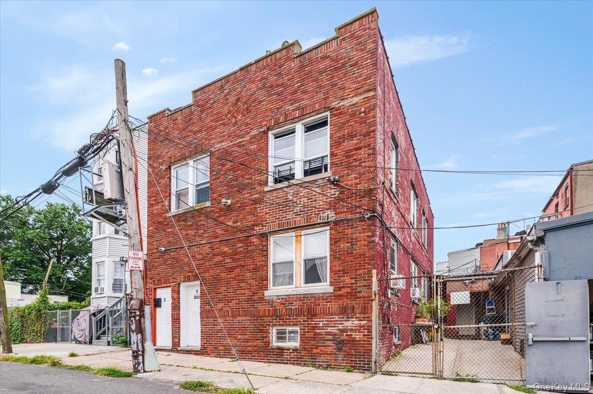 #6 photo, 204 Ashburton Avenue, Yonkers , NY 10701