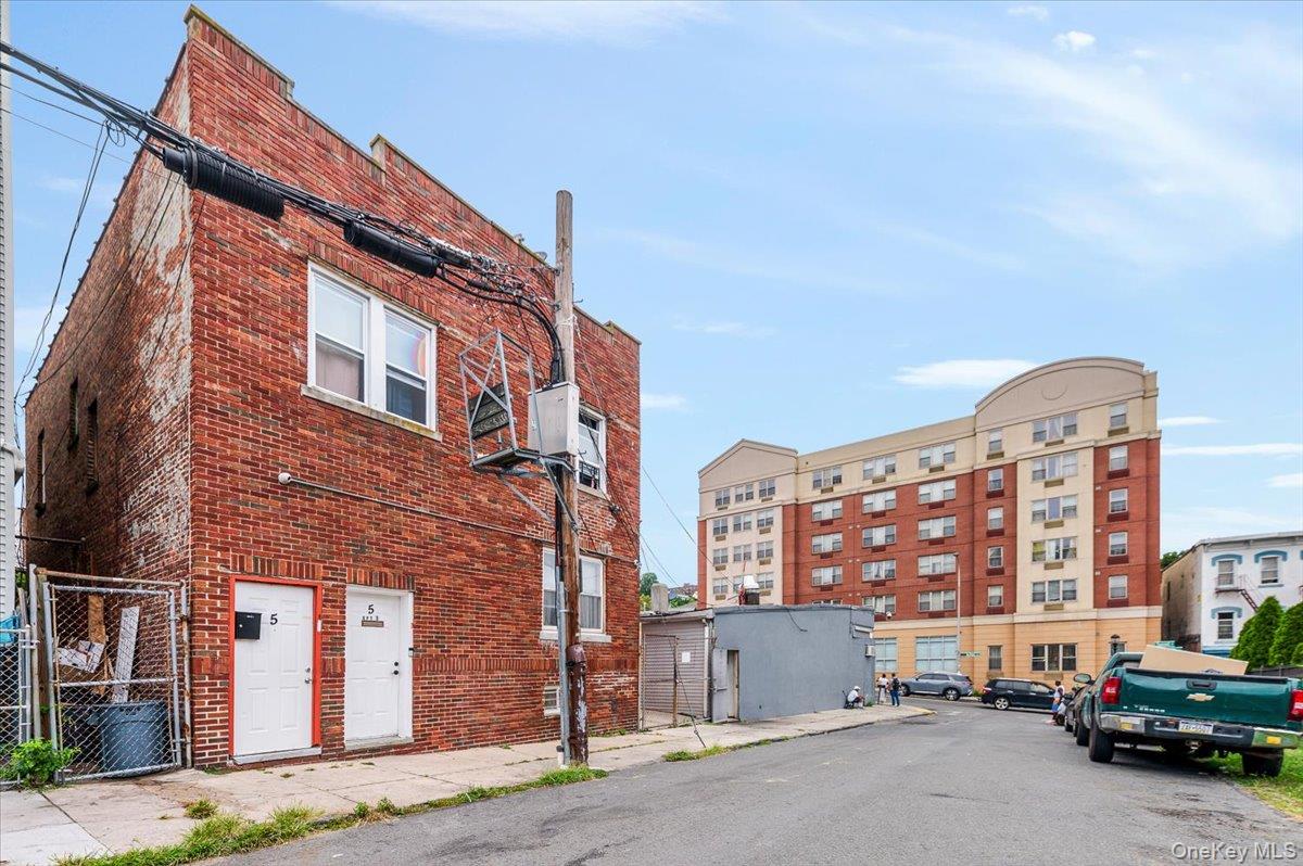 #7 photo, 204 Ashburton Avenue, Yonkers , NY 10701