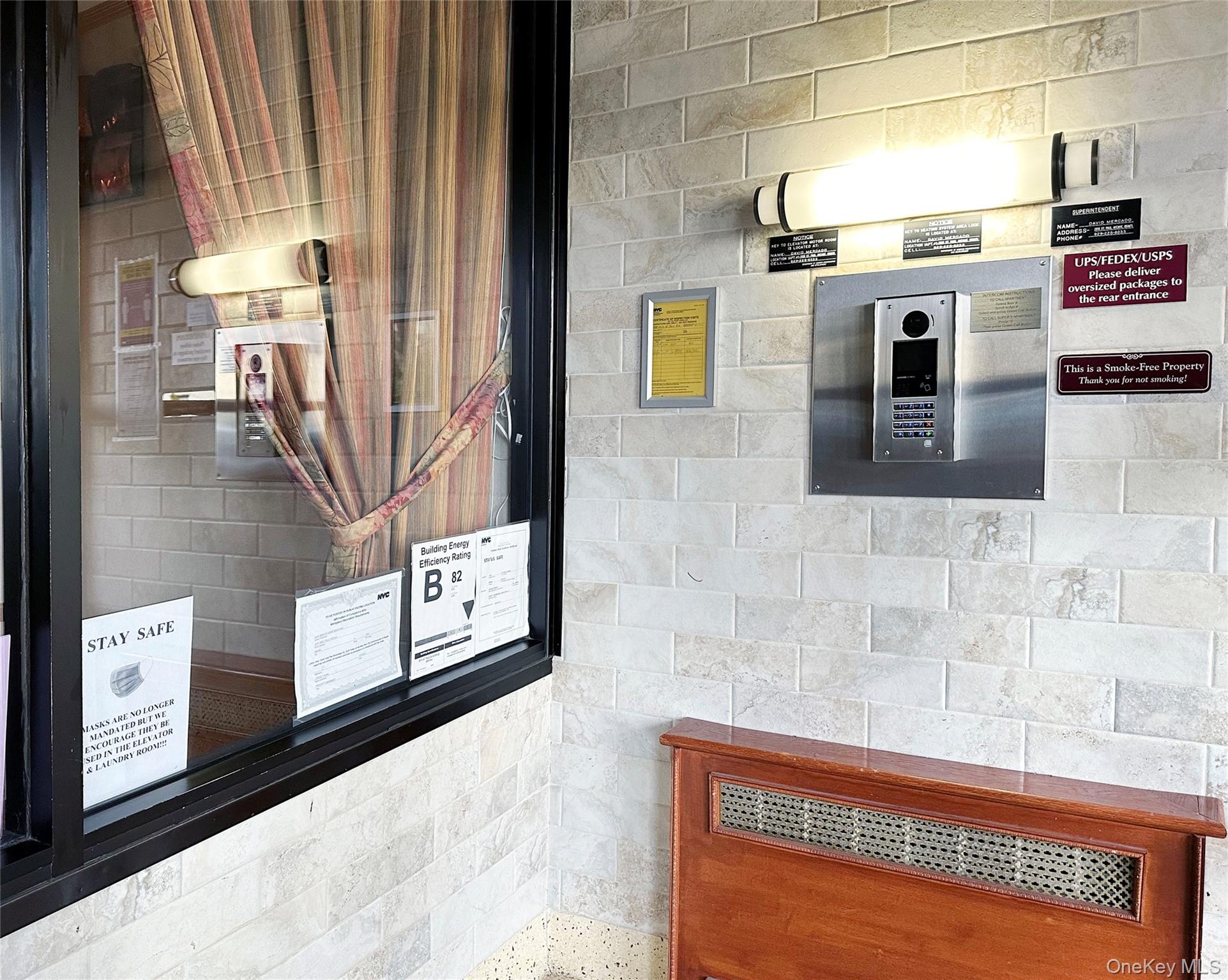 #2 photo, 2015 Saint Paul Avenue, ブロンクス区 Bronx , NY 10461