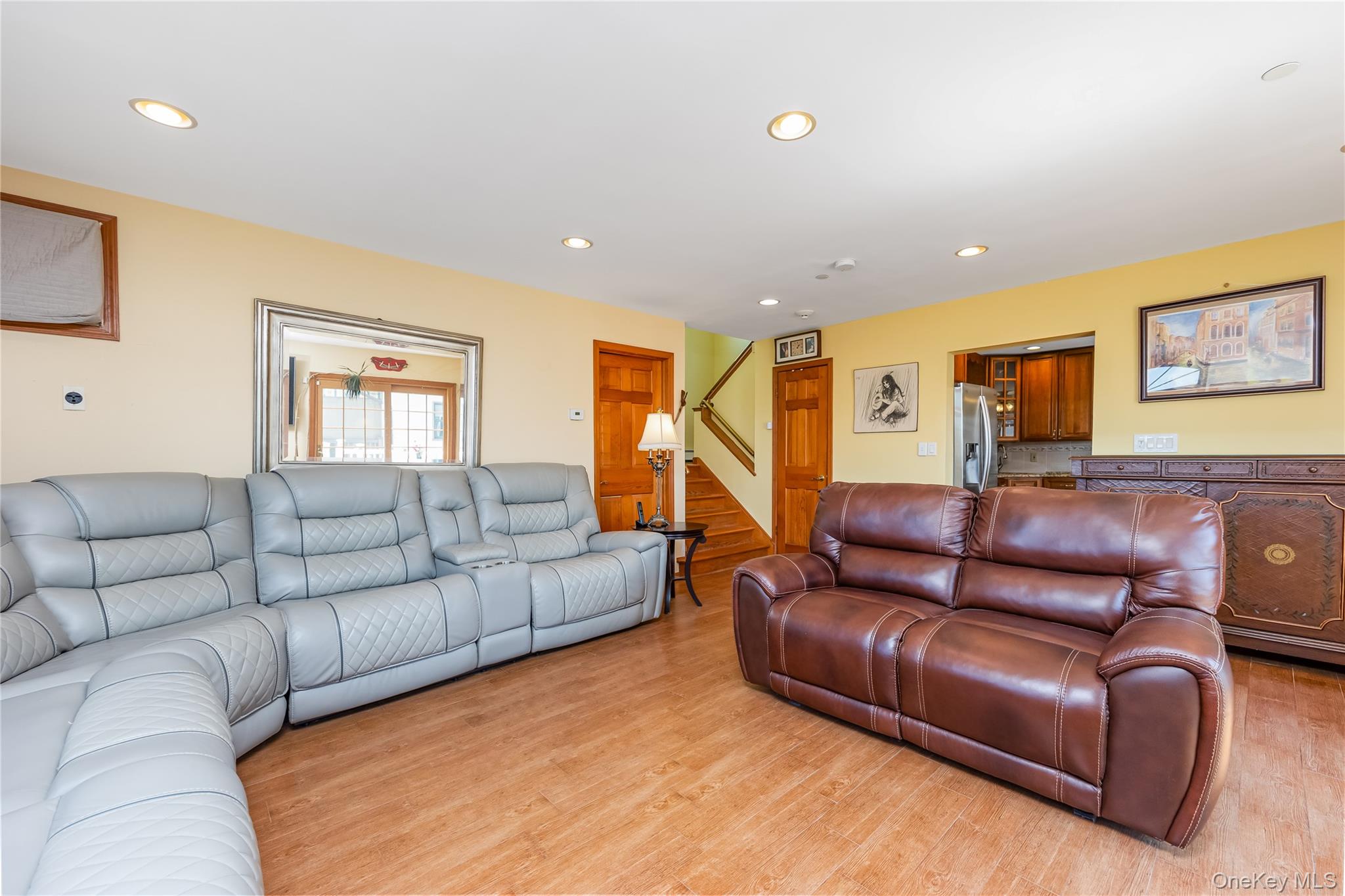 #14 photo, 729 S 9th Street, サフォーク郡 Lindenhurst , NY 11757