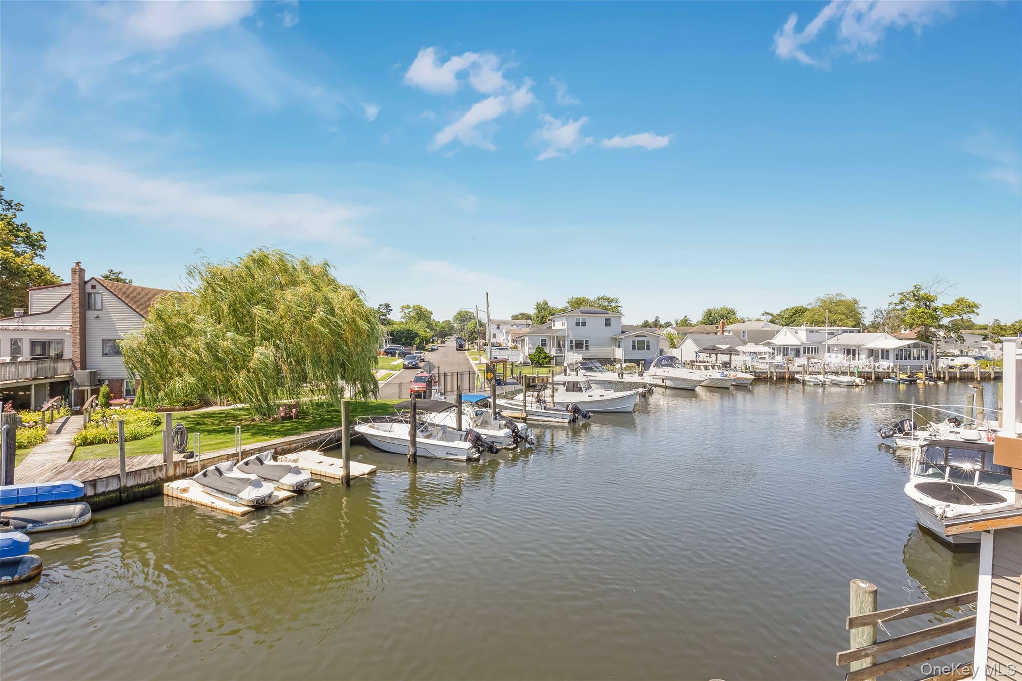 #20 photo, 729 S 9th Street, サフォーク郡 Lindenhurst , NY 11757