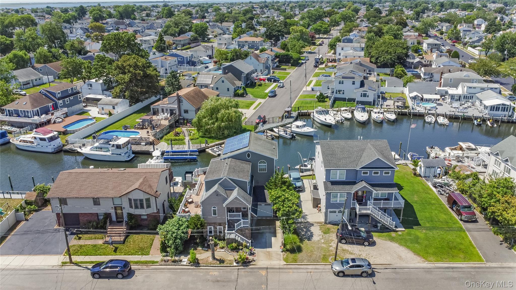 #3 photo, 729 S 9th Street, サフォーク郡 Lindenhurst , NY 11757