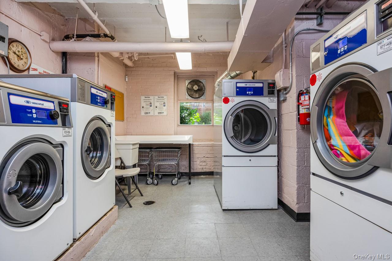 #5 photo, 27-10 Parsons Boulevard, クイーンズ区 Flushing , NY 11354